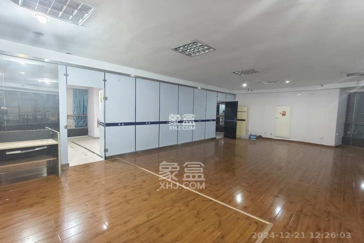 雨花大厦(云海大厦) 3室1厅1卫 7000.0元/月 雨花大厦(云海大厦) 3室1厅1卫 7000.0元/月室内图