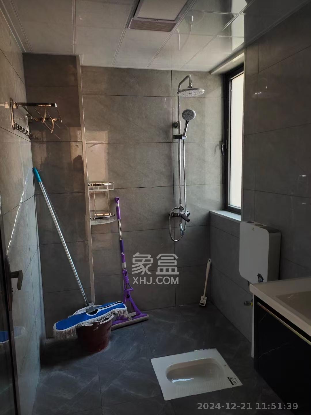 真人桥家园一期  3室2厅2卫    2800.0元/月 真人桥家园一期  3室2厅2卫    2800.0元/月室内图