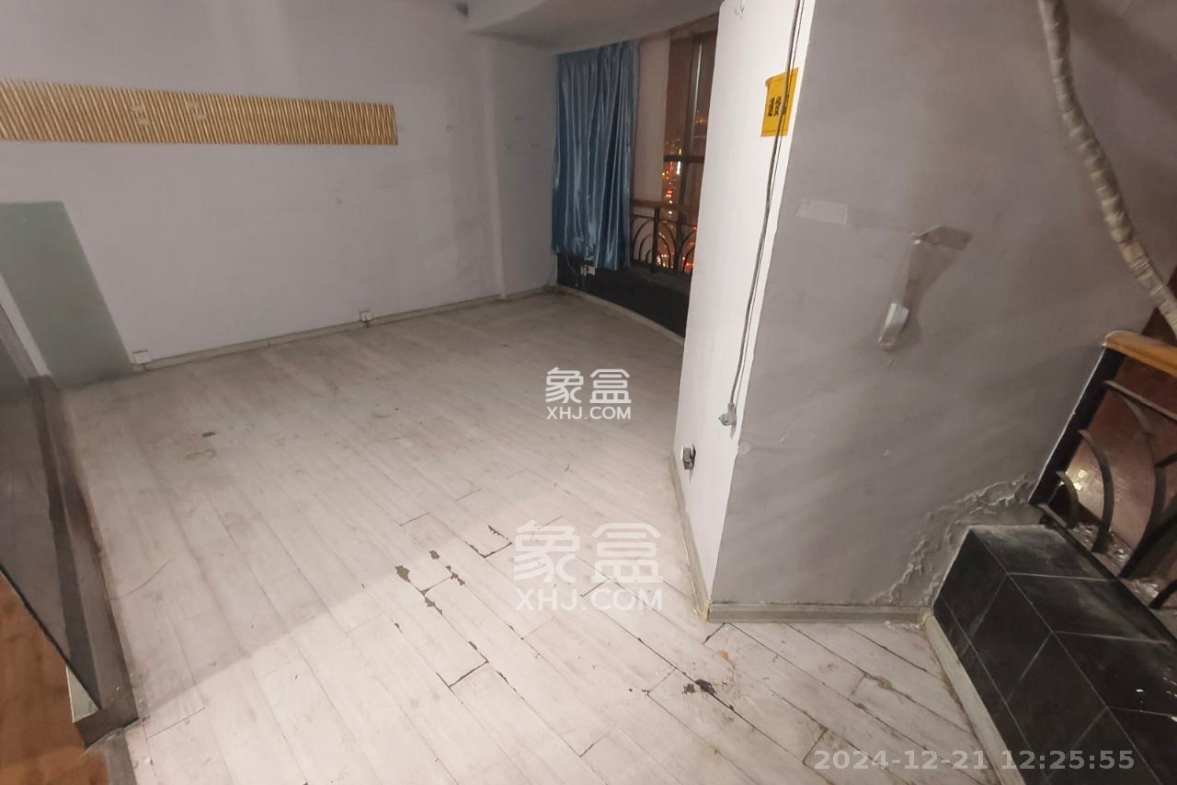 雨花大厦(云海大厦) 3室1厅1卫 7000.0元/月 雨花大厦(云海大厦) 3室1厅1卫 7000.0元/月室内图