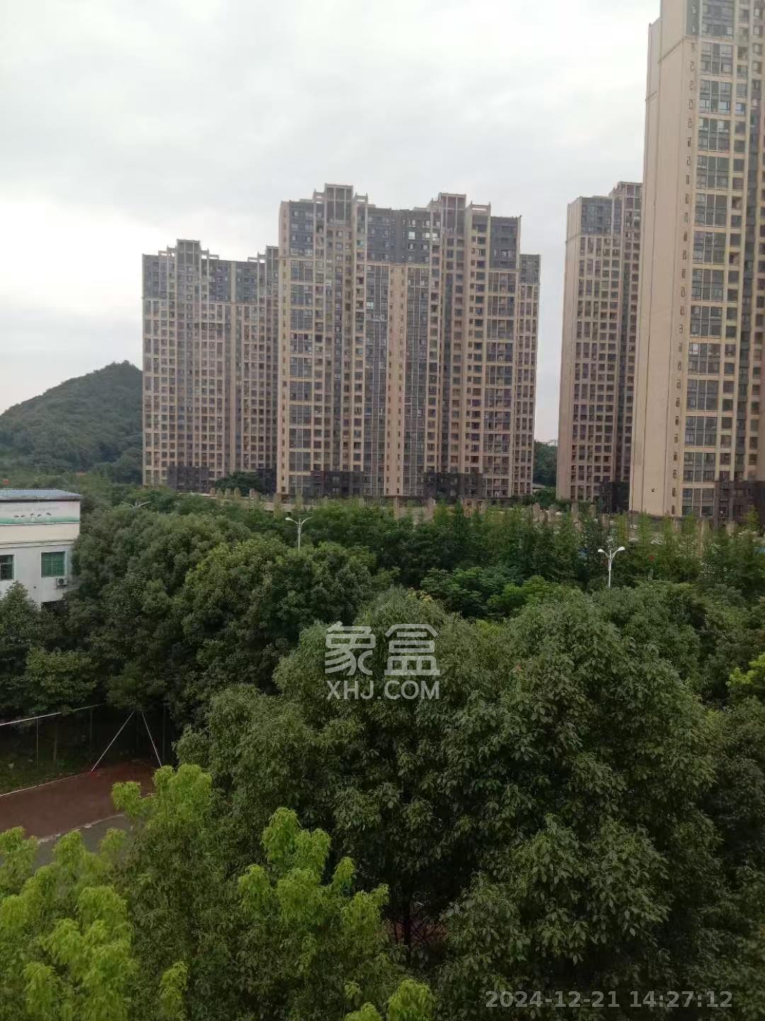 静园山庄  3室2厅2卫   1900.00元/月室内图