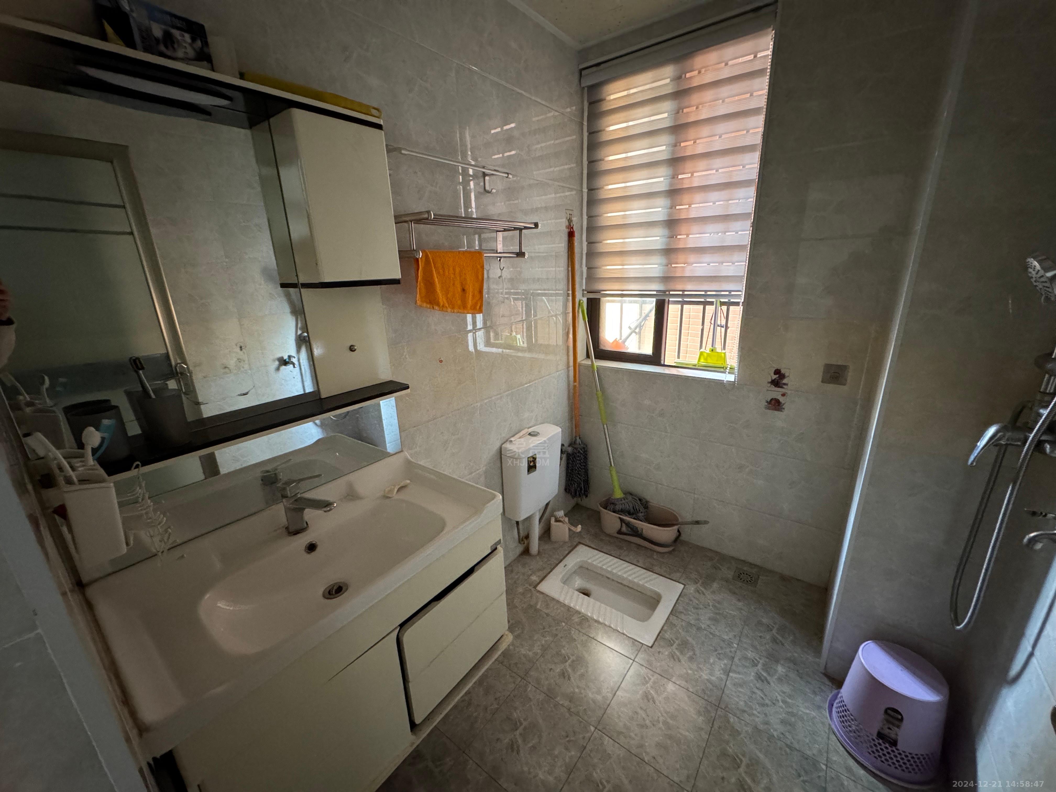 荷塘观邸 3室2厅2卫 1800.0元/月 荷塘观邸 3室2厅2卫 1800.0元/月室内图