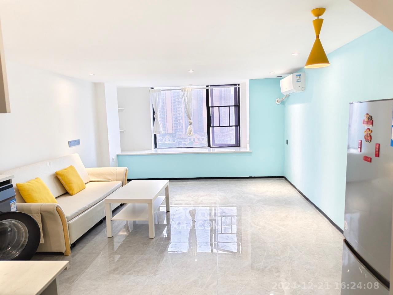 龙湖新壹城  2室1厅1卫    2800.0元/月 龙湖新壹城  2室1厅1卫    2800.0元/月室内图1