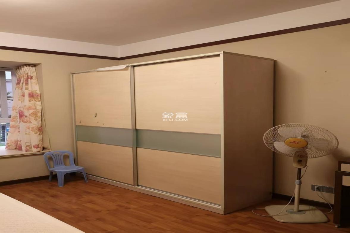 景瑞花园 3室2厅2卫 3300.0元/月 景瑞花园 3室2厅2卫 3300.0元/月室内图