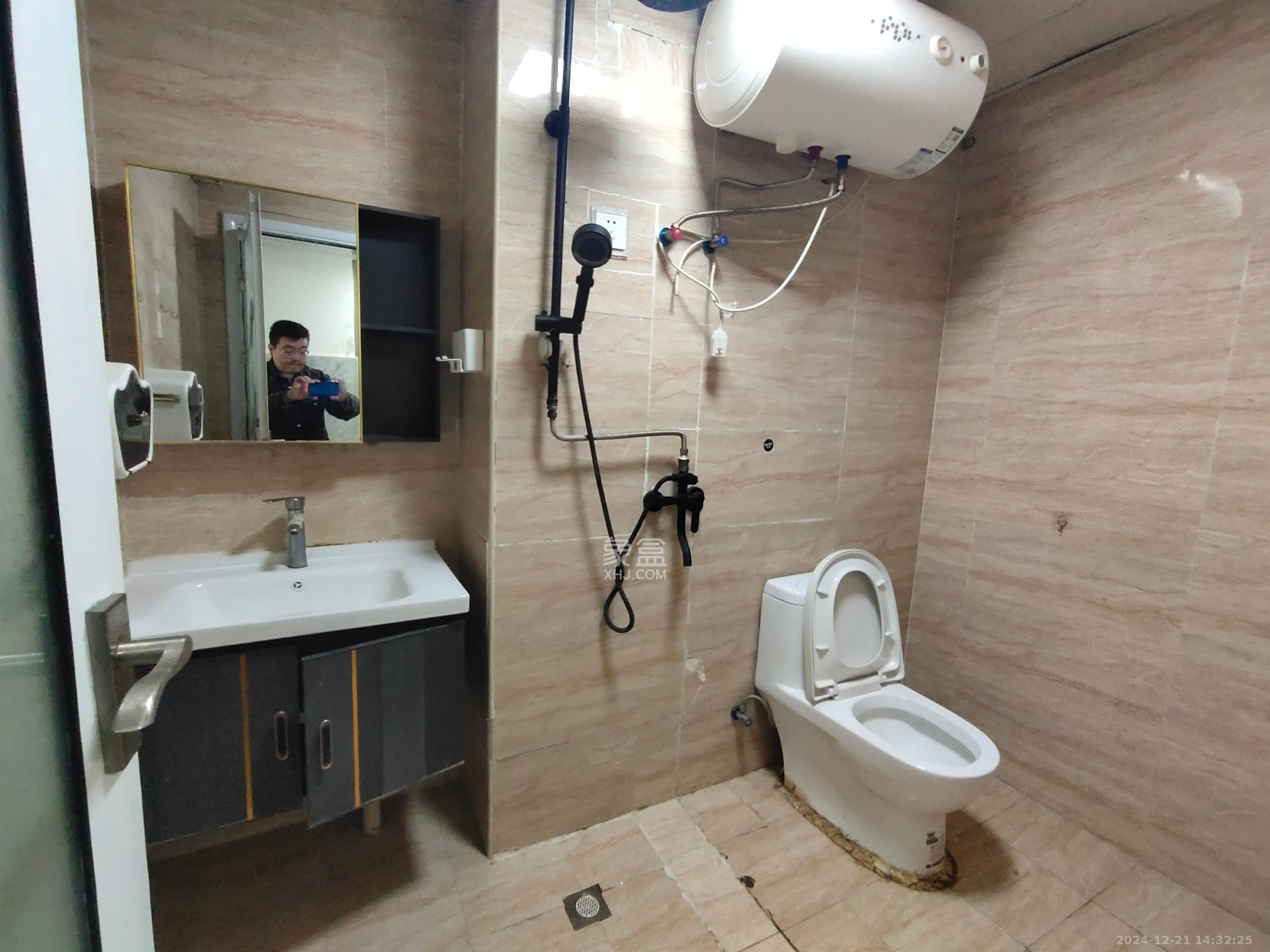 德庆水韵山城 1室1厅1卫 1500.0元/月 德庆水韵山城 1室1厅1卫 1500.0元/月室内图