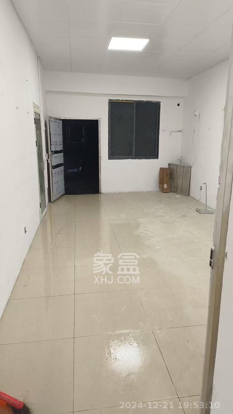 富雅坪社区(红墙巷) 1室1厅0卫 2600.0元/月 富雅坪社区(红墙巷) 1室1厅0卫 2600.0元/月室内图