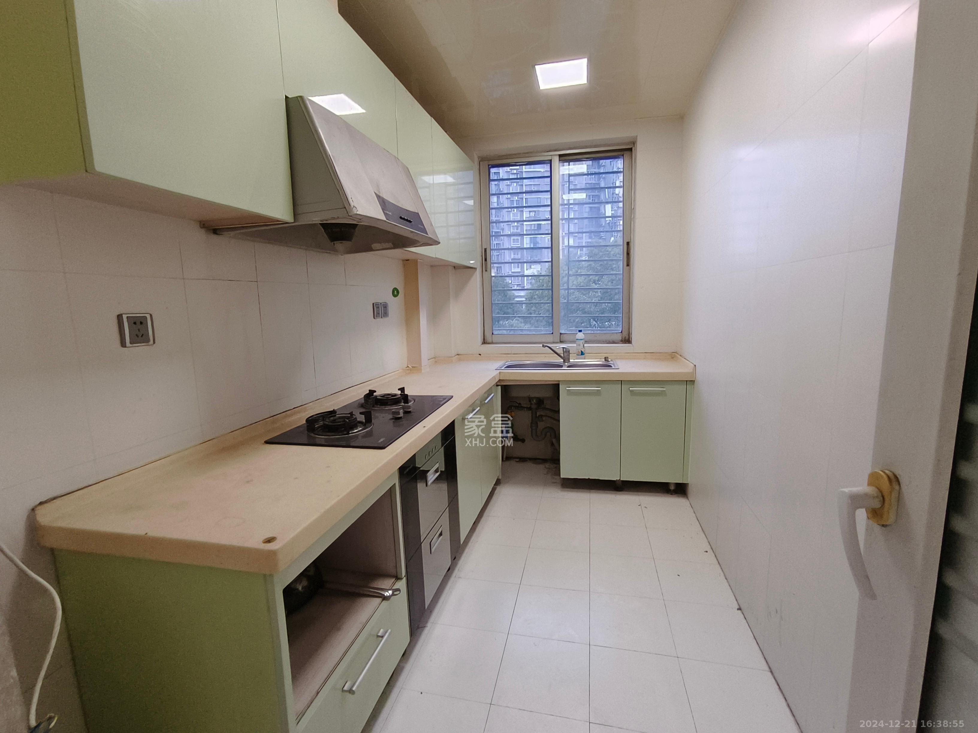 红旗雅居  3室2厅1卫   2000.00元/月室内图