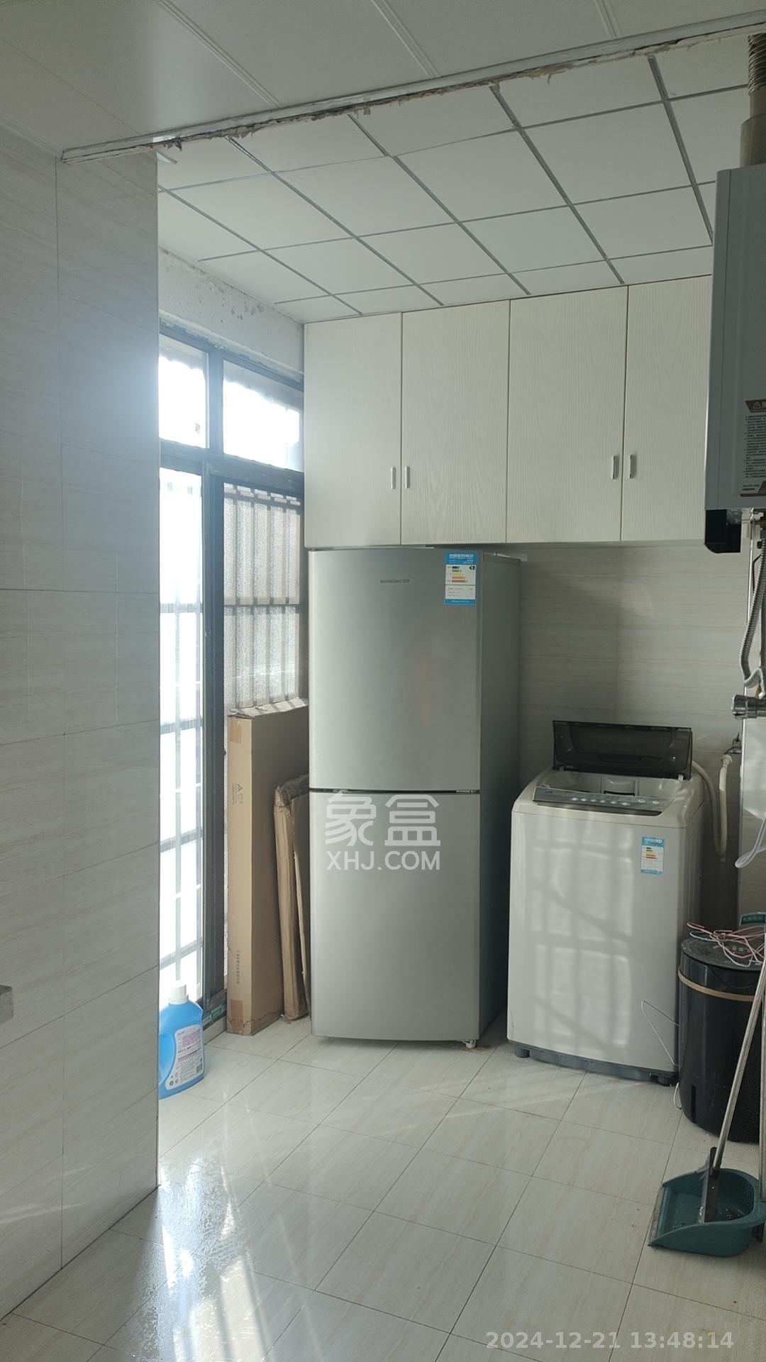 紫云阁  3室2厅2卫   1800.00元/月室内图