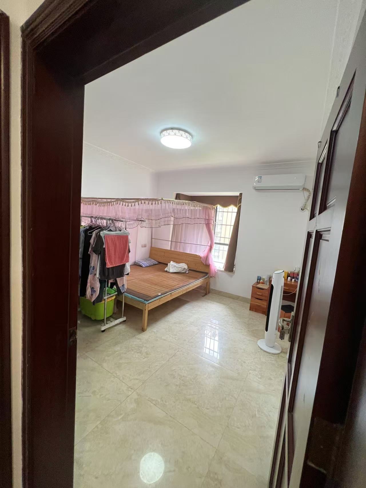 枫林雅郡 2室2厅2卫 130.0万 枫林雅郡 2室2厅2卫 130.0万客厅