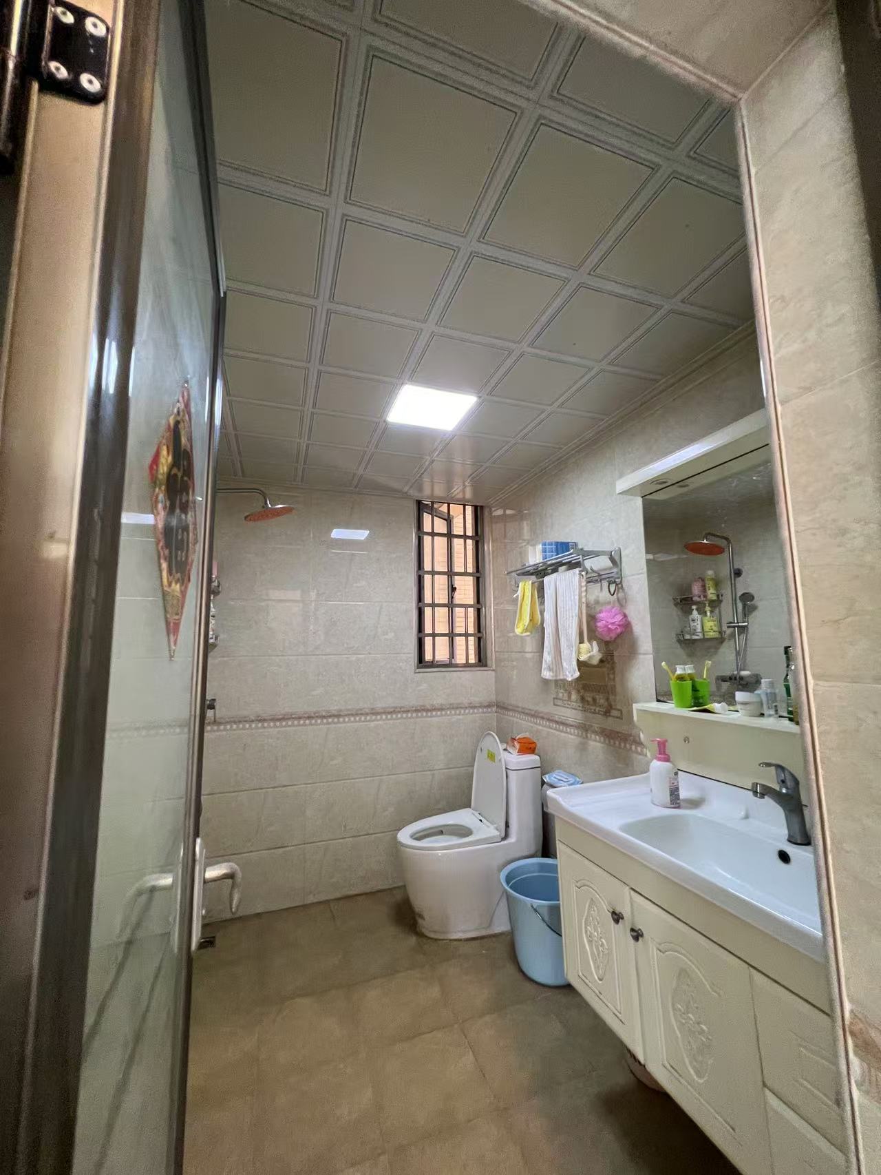 枫林雅郡 2室2厅2卫 130.0万 枫林雅郡 2室2厅2卫 130.0万客厅