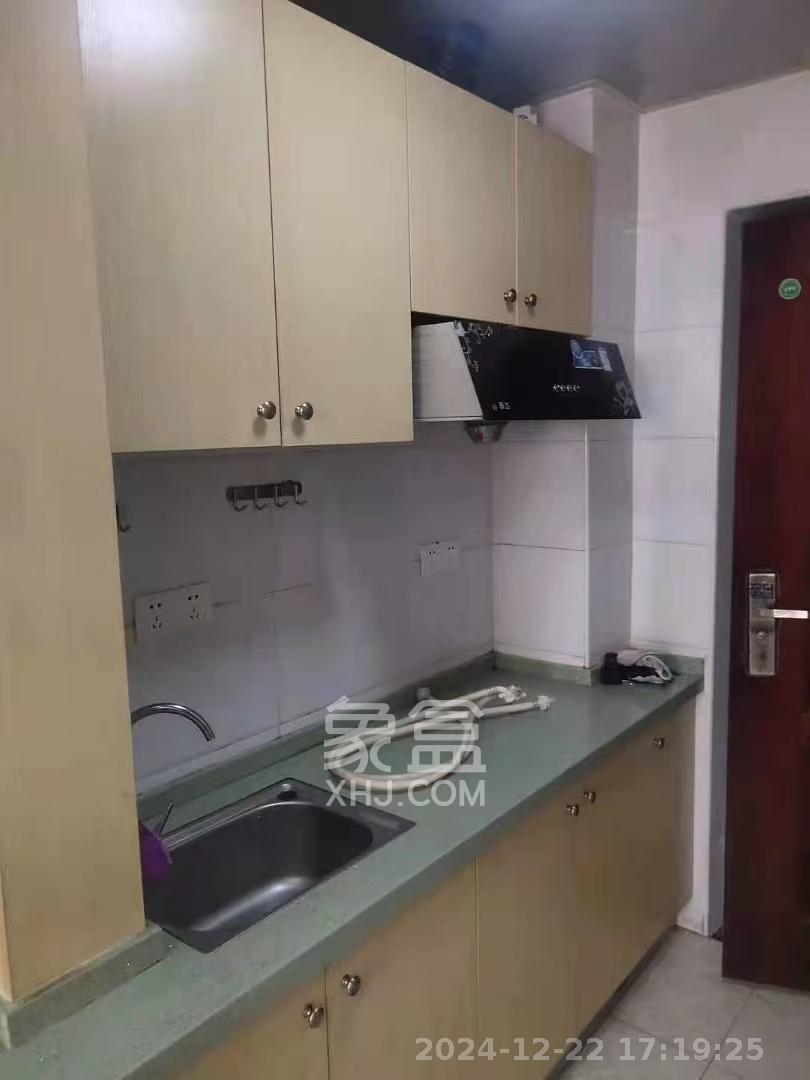 大桥四区 1室1厅1卫 1100.0元/月 大桥四区 1室1厅1卫 1100.0元/月室内图