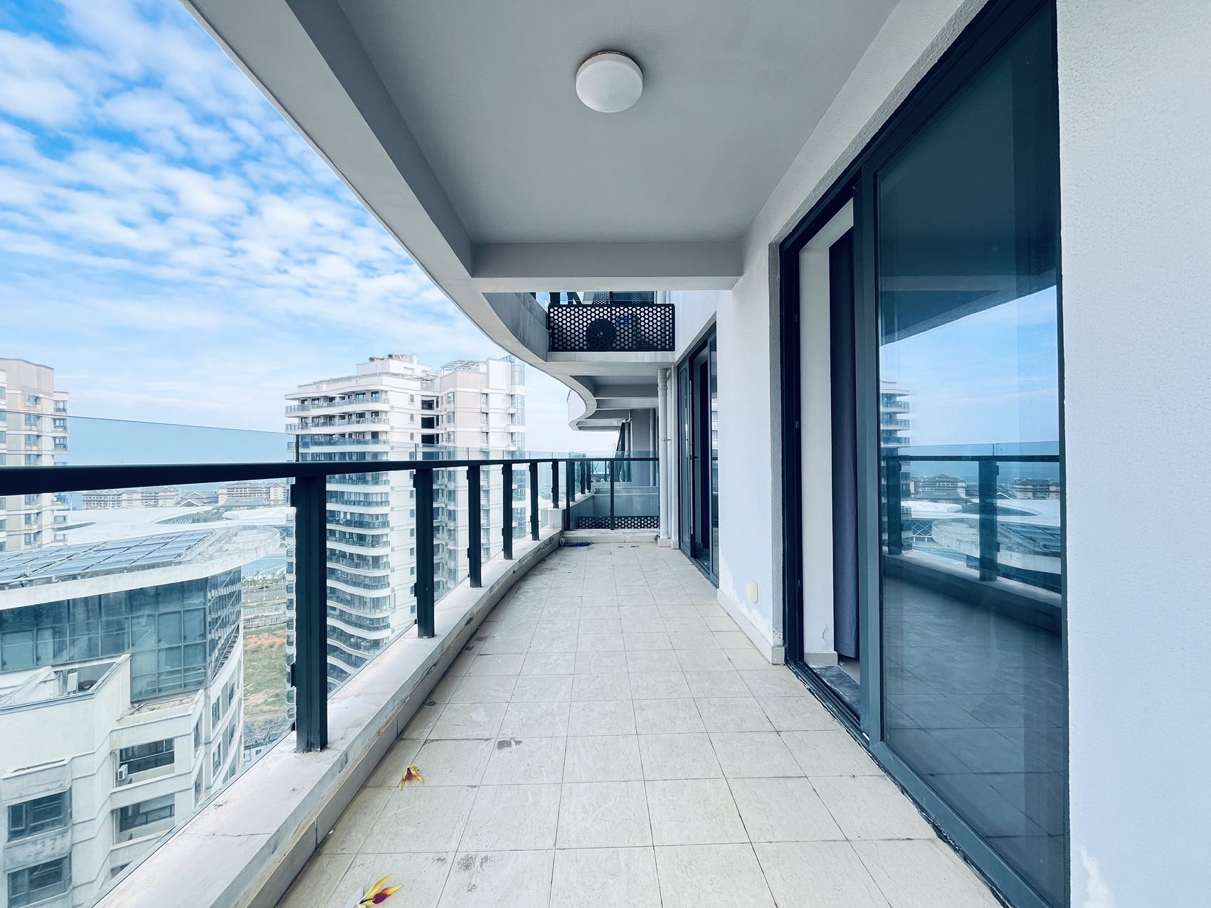 天地凤凰城 2室2厅1卫 117.0万 天地凤凰城 2室2厅1卫 117.0万室内图