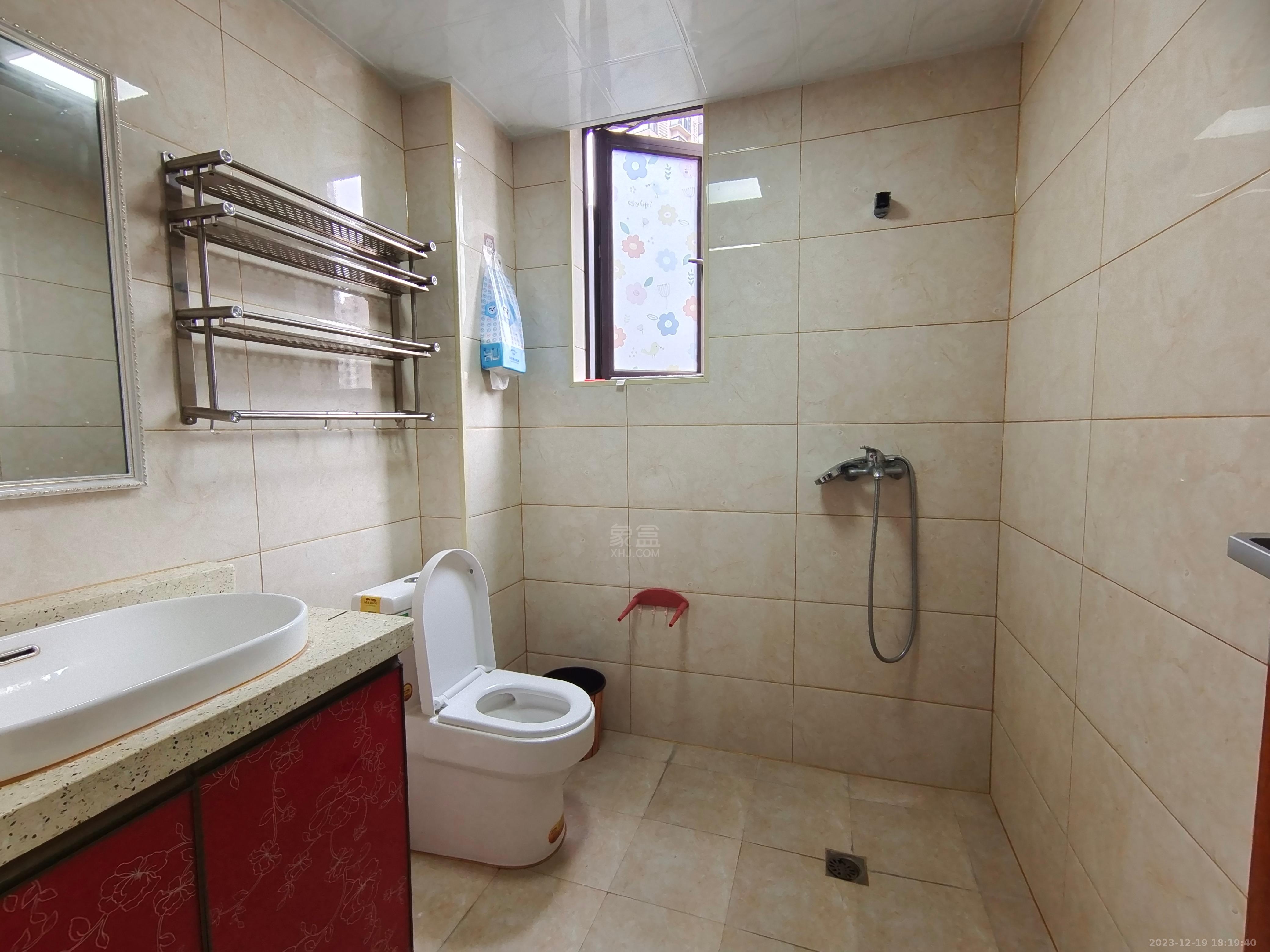 蓝溪谷 3室2厅2卫 65.0万 蓝溪谷 3室2厅2卫 65.0万室内图