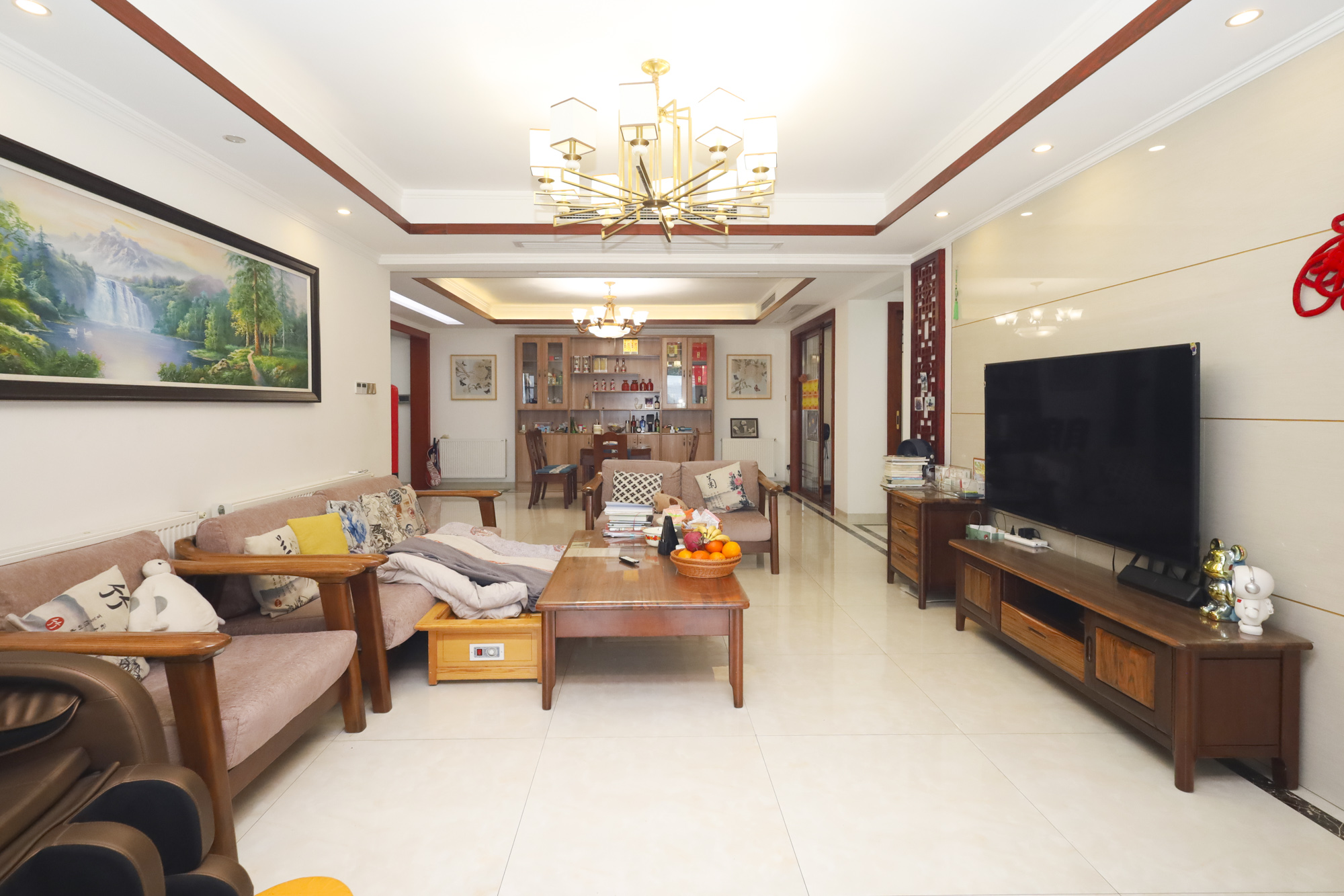 湘江壹号一二三期（创远湘江壹号）  4室2厅3卫    228.0万客厅