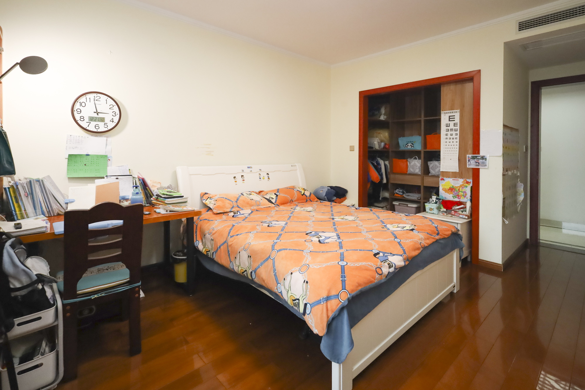 湘江壹号一二三期（创远湘江壹号）  4室2厅3卫    228.0万卧室