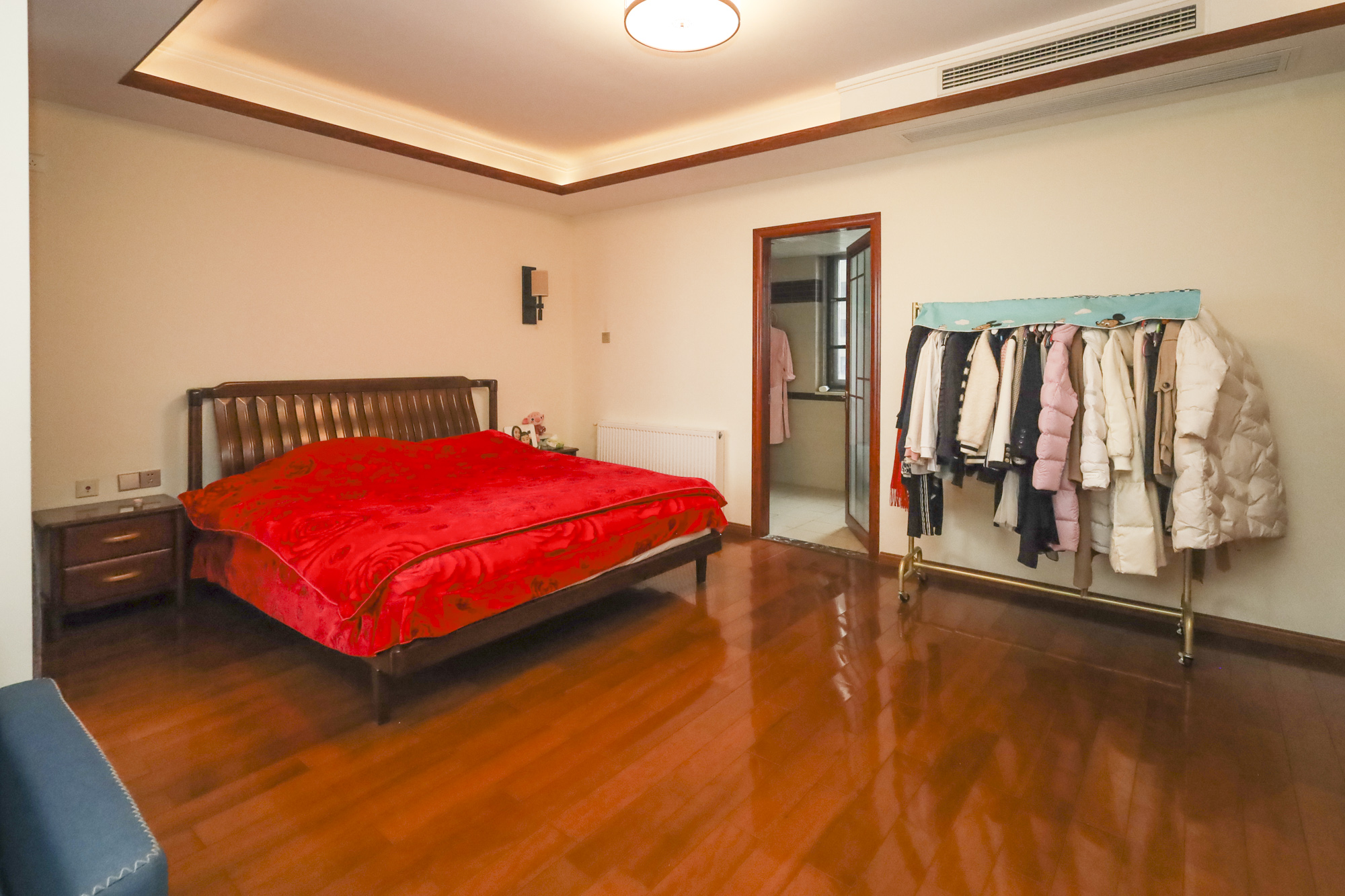 湘江壹号一二三期（创远湘江壹号）  4室2厅3卫    228.0万卧室