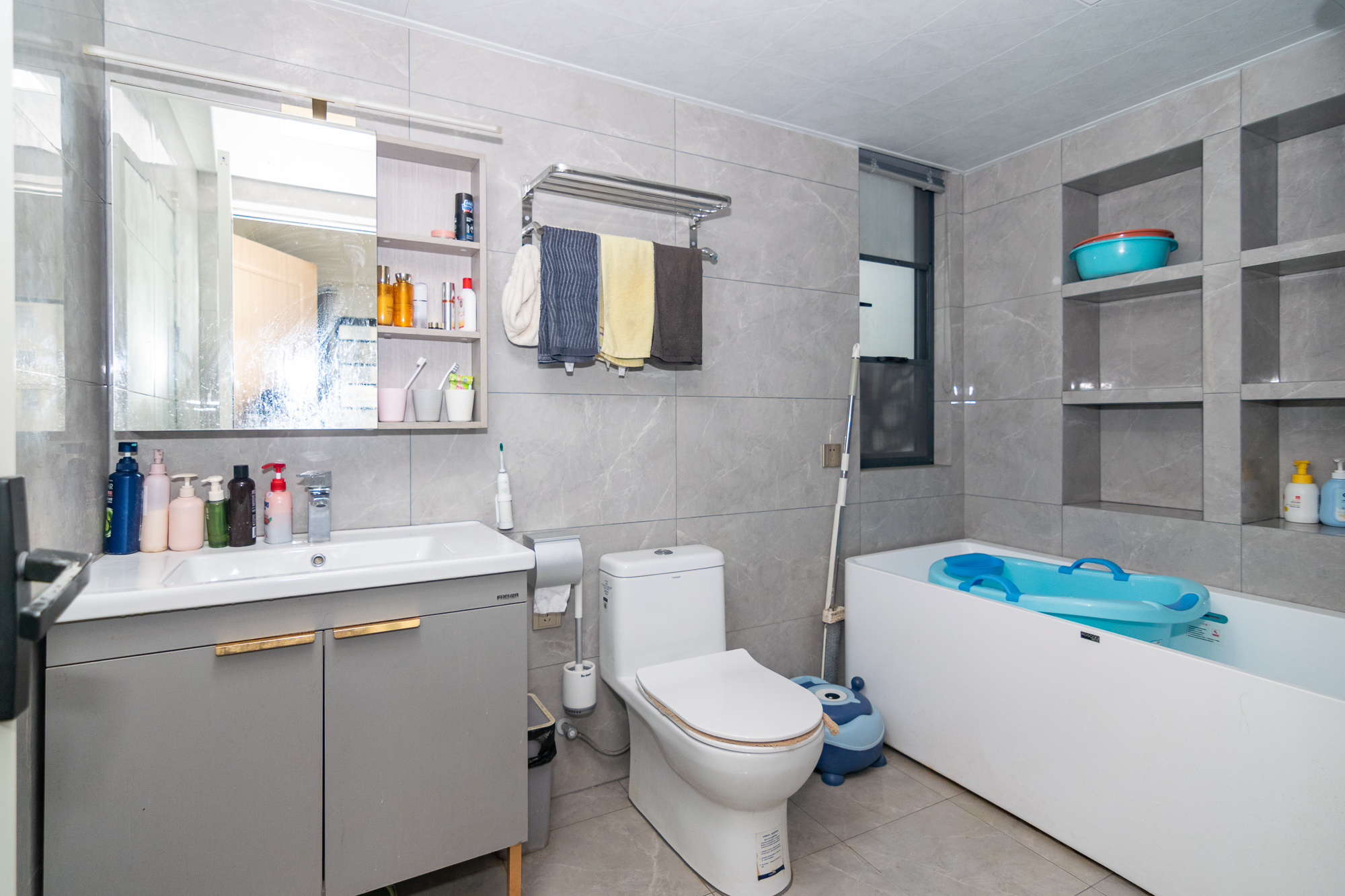 澳海月亮湾 3室2厅2卫 83.0万 澳海月亮湾 3室2厅2卫 83.0万卫生间