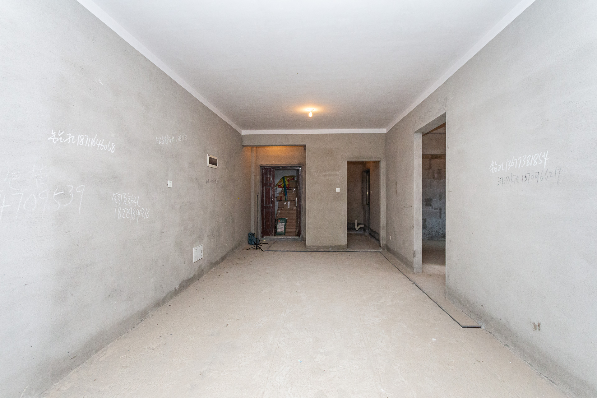 珠江东方明珠(新地东方明珠)三期 3室2厅1卫 65.0万 珠江东方明珠(新地东方明珠)三期 3室2厅1卫 65.0万客厅