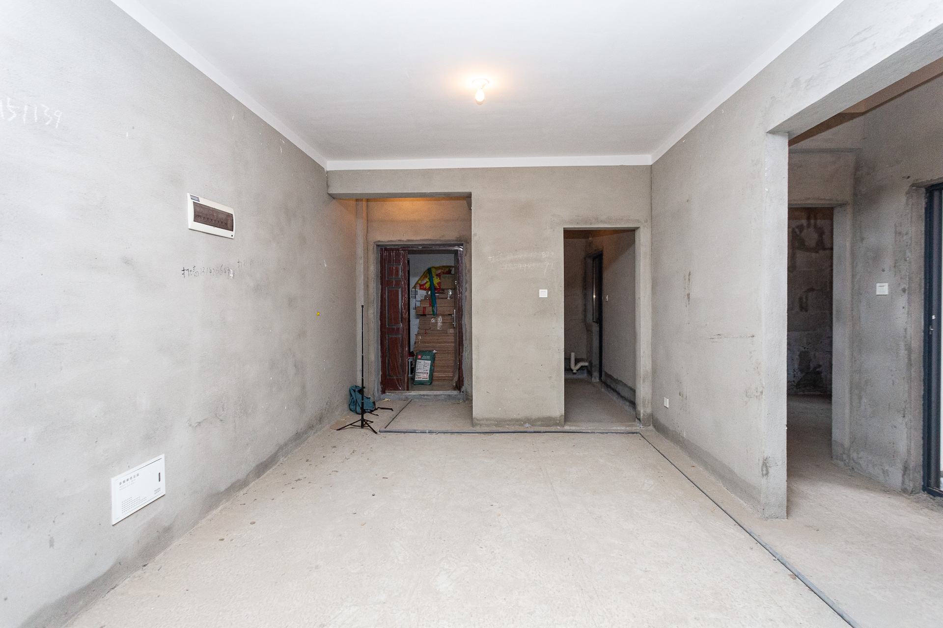 珠江东方明珠(新地东方明珠)三期 3室2厅1卫 65.0万 珠江东方明珠(新地东方明珠)三期 3室2厅1卫 65.0万客厅