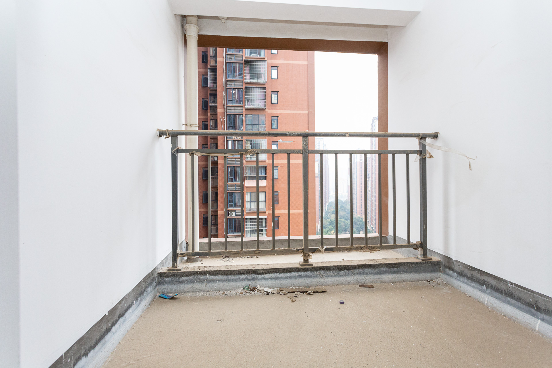 珠江东方明珠(新地东方明珠)三期 3室2厅1卫 65.0万 珠江东方明珠(新地东方明珠)三期 3室2厅1卫 65.0万卧室