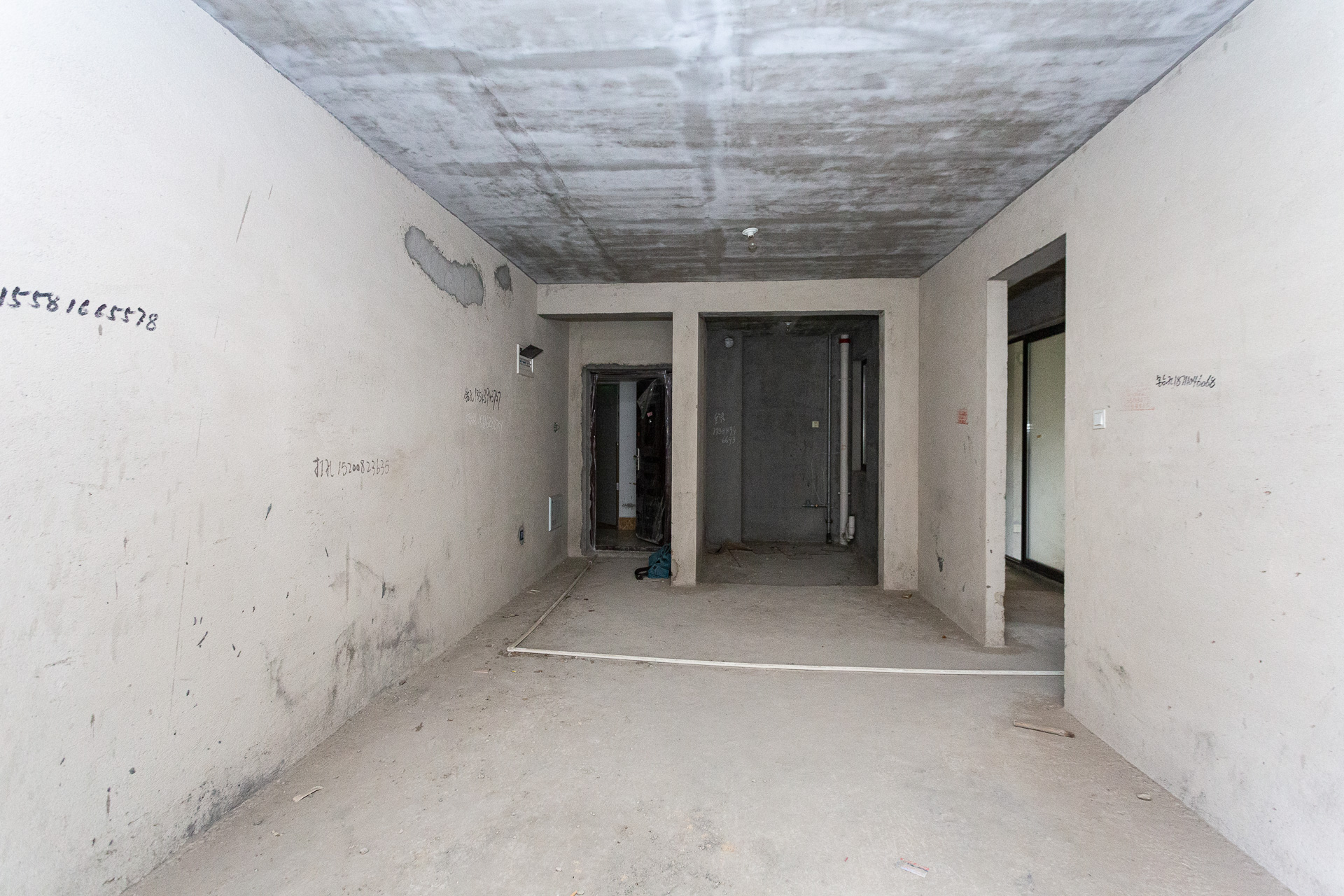 乾源国际  2室2厅2卫    55.0万 乾源国际  2室2厅2卫    55.0万客厅