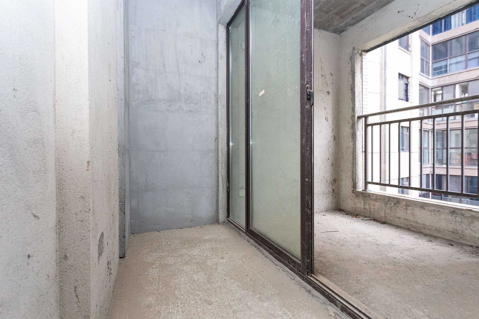 乾源国际  2室2厅2卫    55.0万 乾源国际  2室2厅2卫    55.0万卧室