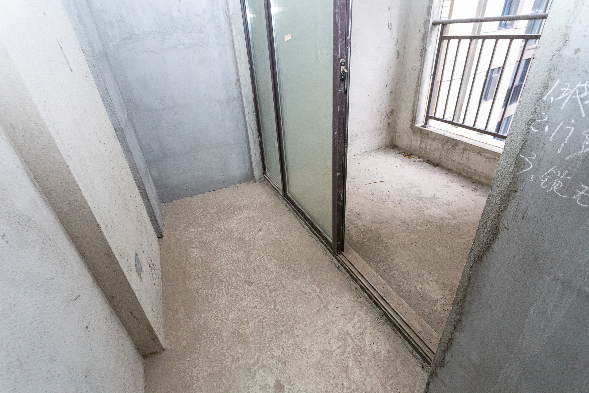 乾源国际  2室2厅2卫    55.0万 乾源国际  2室2厅2卫    55.0万卧室