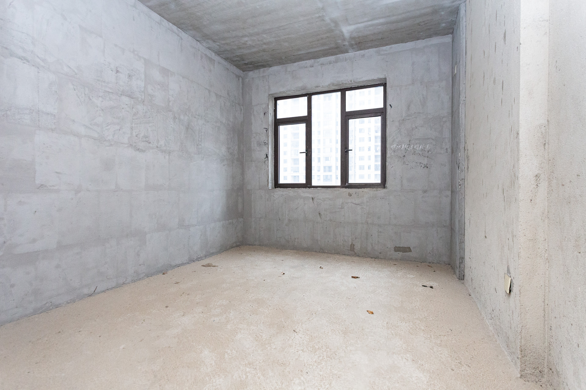 乾源国际  2室2厅2卫    55.0万 乾源国际  2室2厅2卫    55.0万卧室