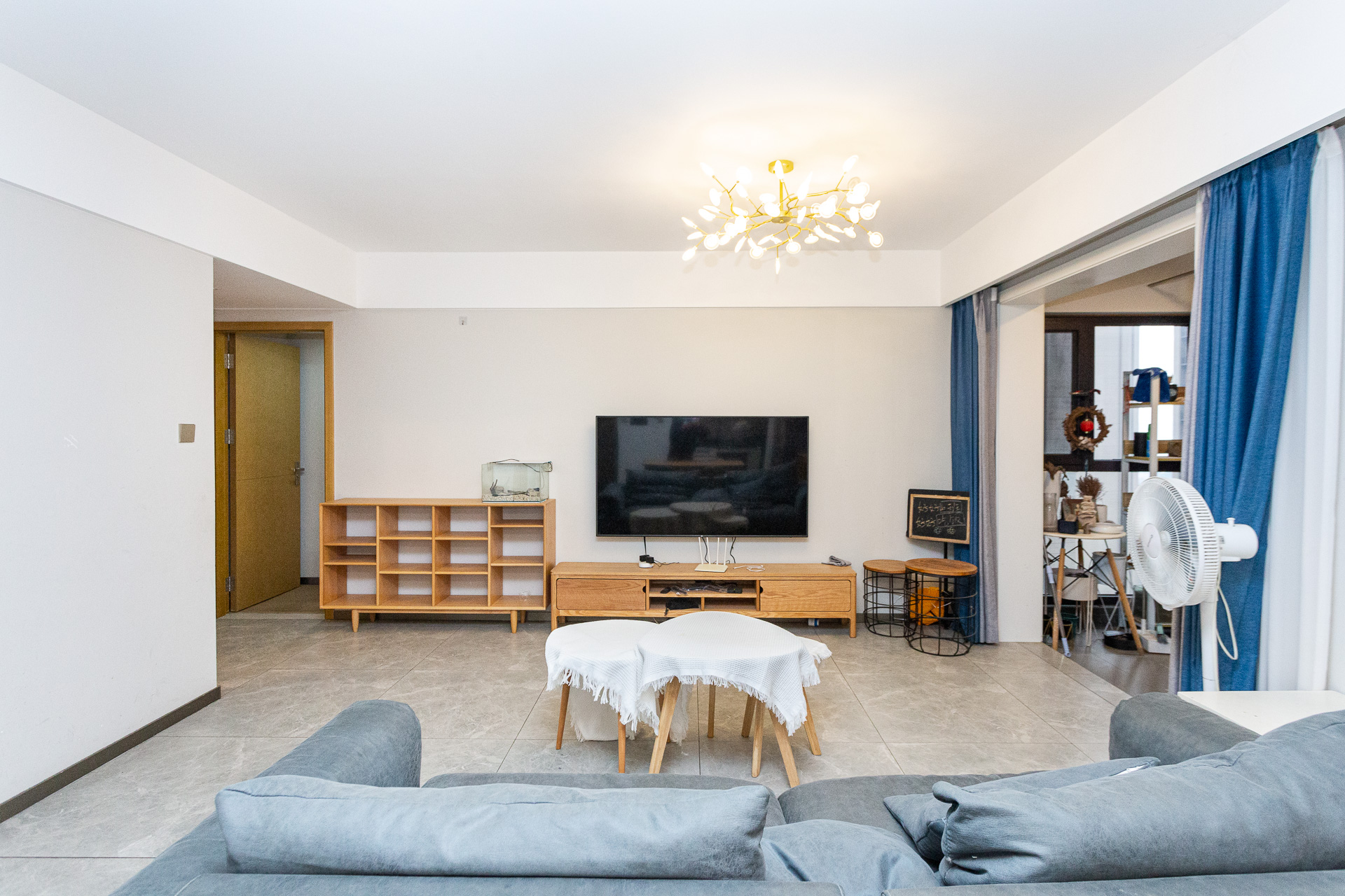 时代倾城四期 3室2厅2卫 110.0万 时代倾城四期 3室2厅2卫 110.0万客厅