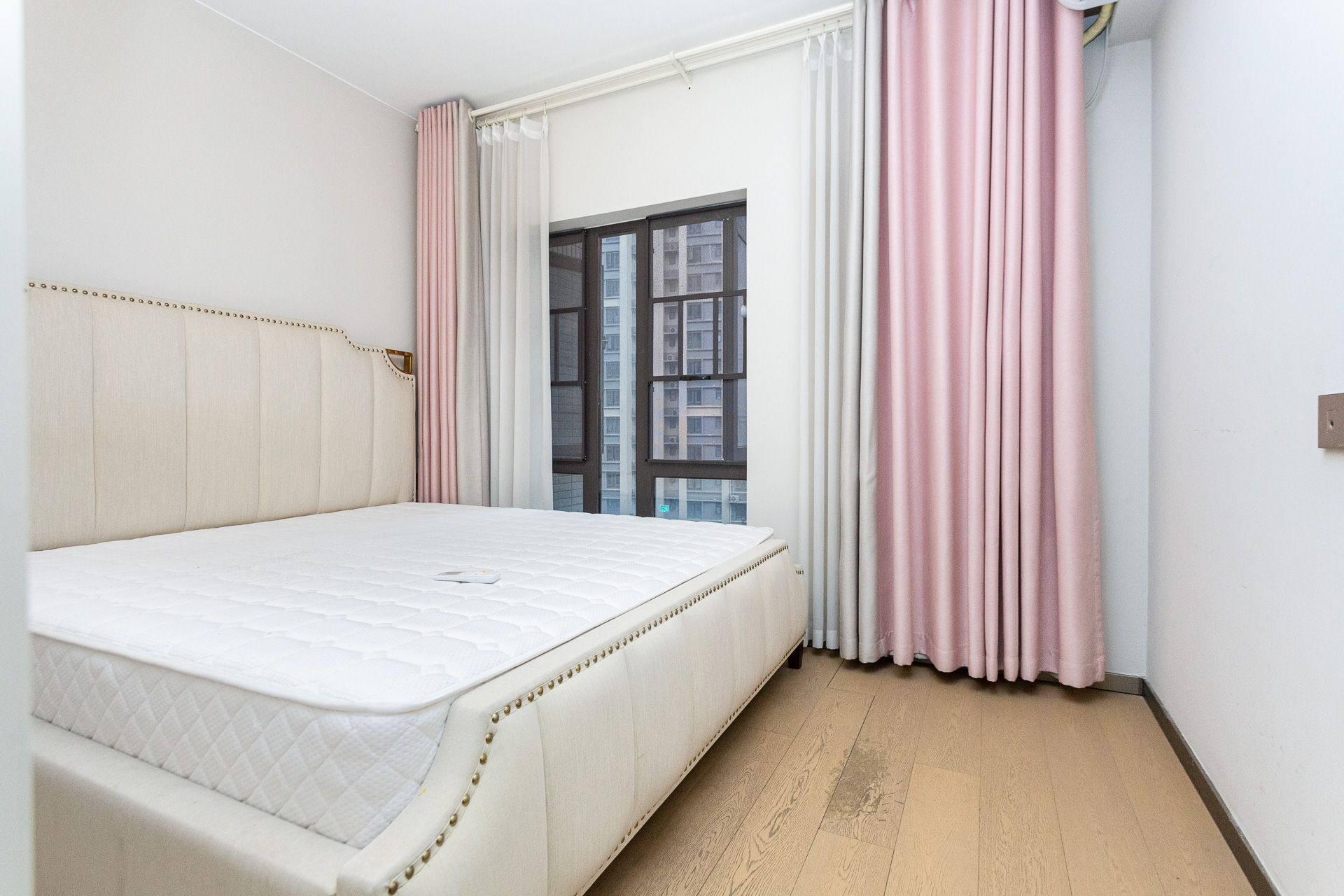 时代倾城四期 3室2厅2卫 110.0万 时代倾城四期 3室2厅2卫 110.0万卧室