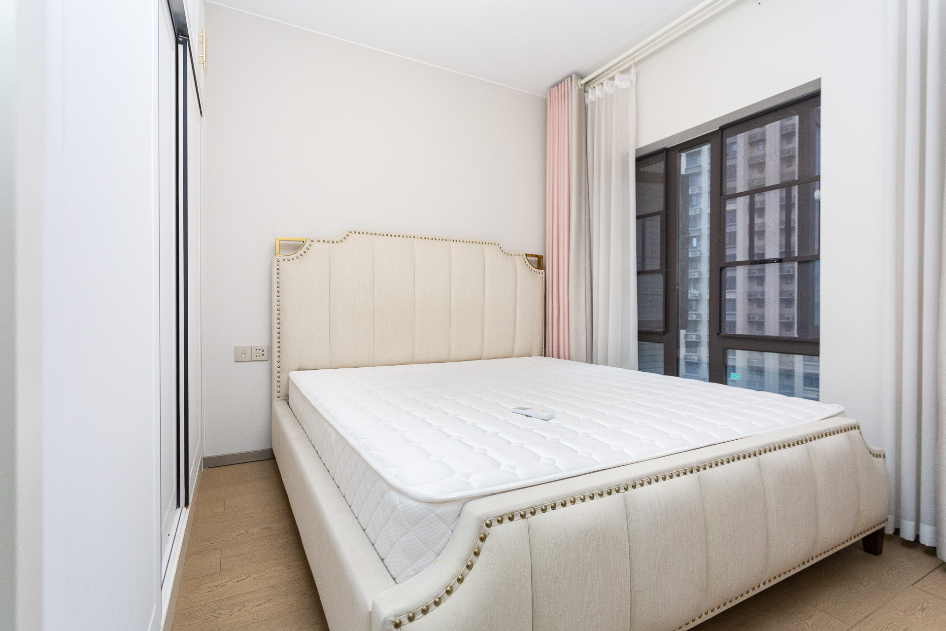 时代倾城四期 3室2厅2卫 110.0万 时代倾城四期 3室2厅2卫 110.0万卧室