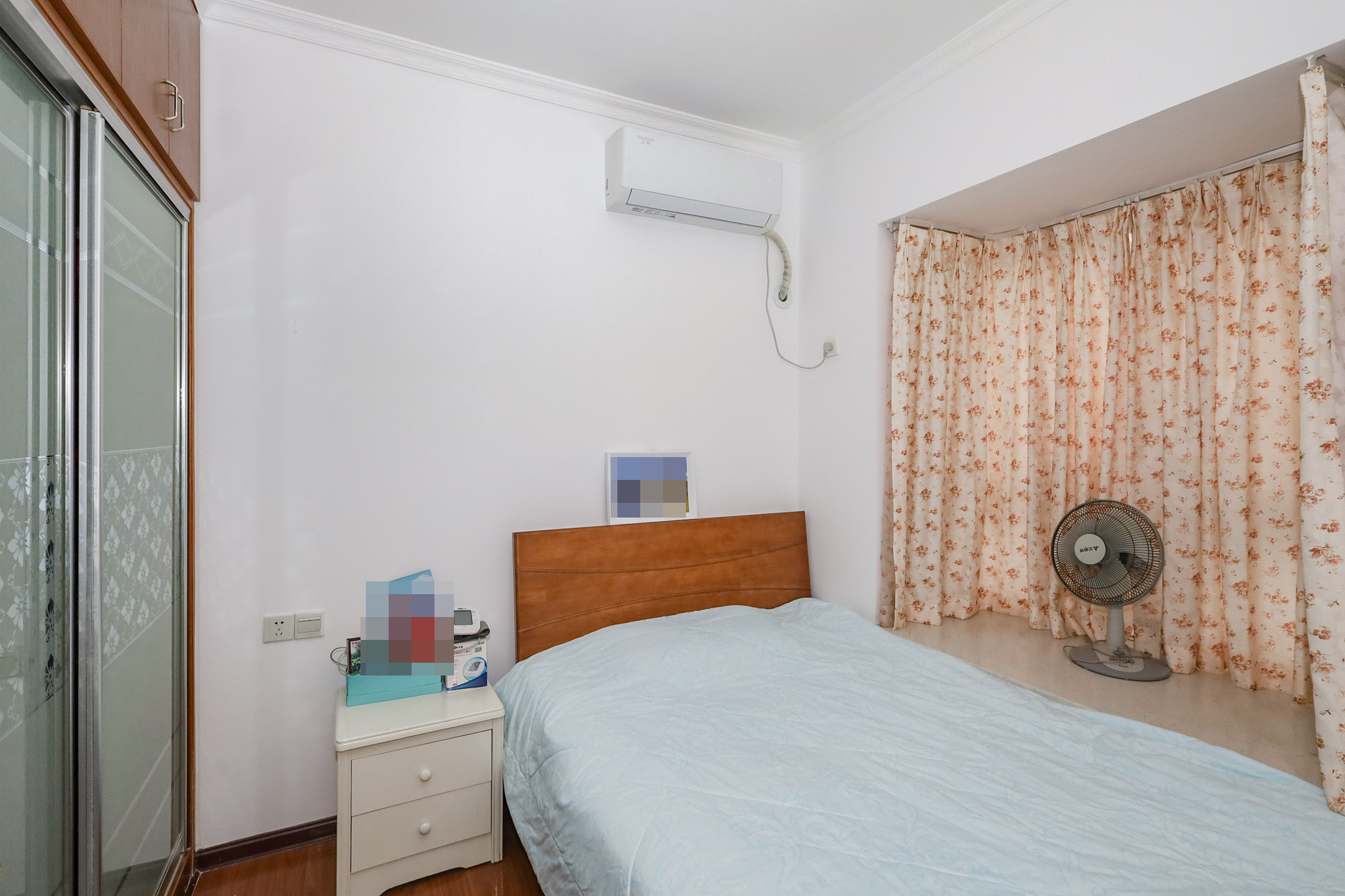 金麓西岸和苑 2室2厅1卫 68.0万 金麓西岸和苑 2室2厅1卫 68.0万卧室