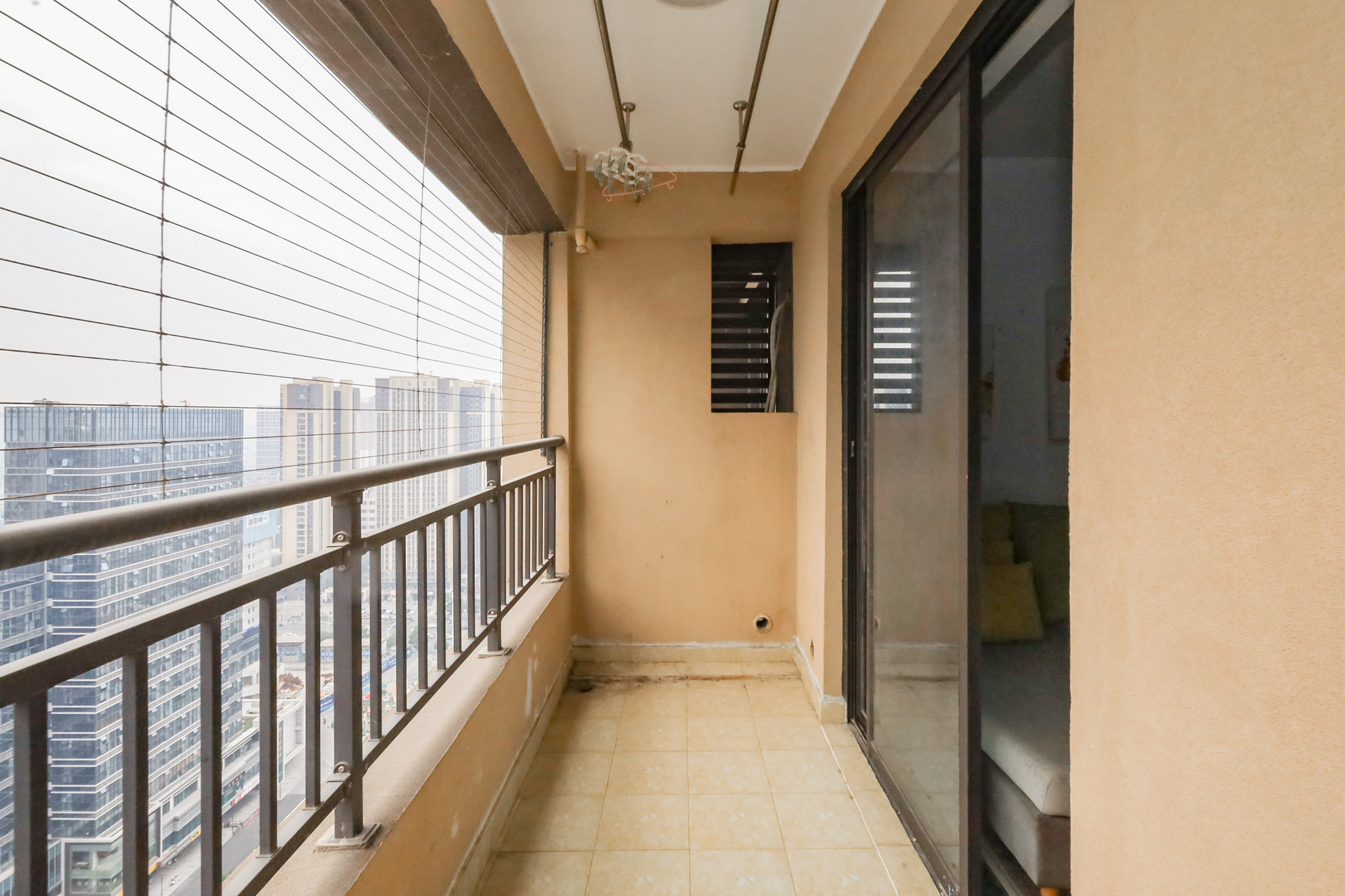 协信星澜汇 4室2厅2卫 120.0万 协信星澜汇 4室2厅2卫 120.0万阳台