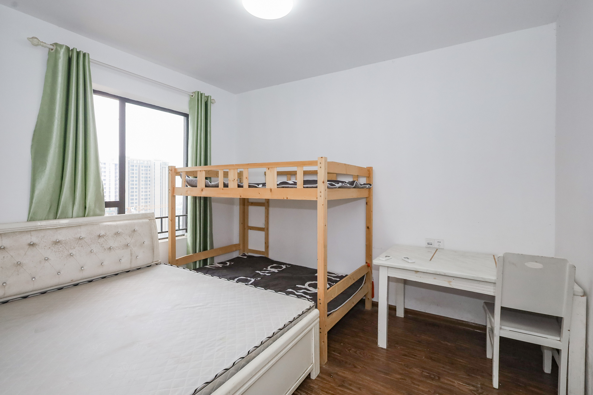 协信星澜汇 4室2厅2卫 120.0万 协信星澜汇 4室2厅2卫 120.0万卧室