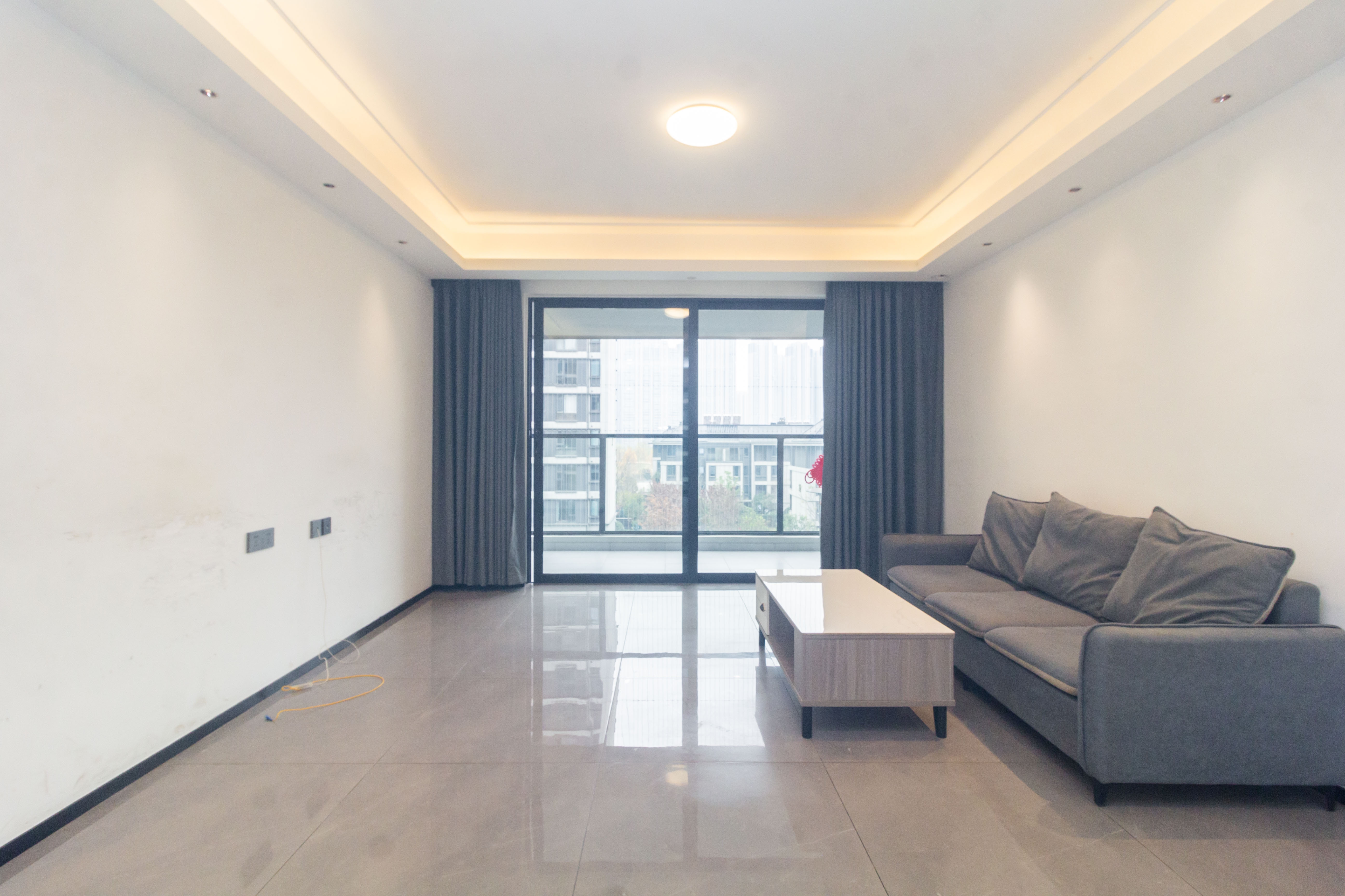 美的云樾 4室2厅2卫 180.0万 美的云樾 4室2厅2卫 180.0万客厅