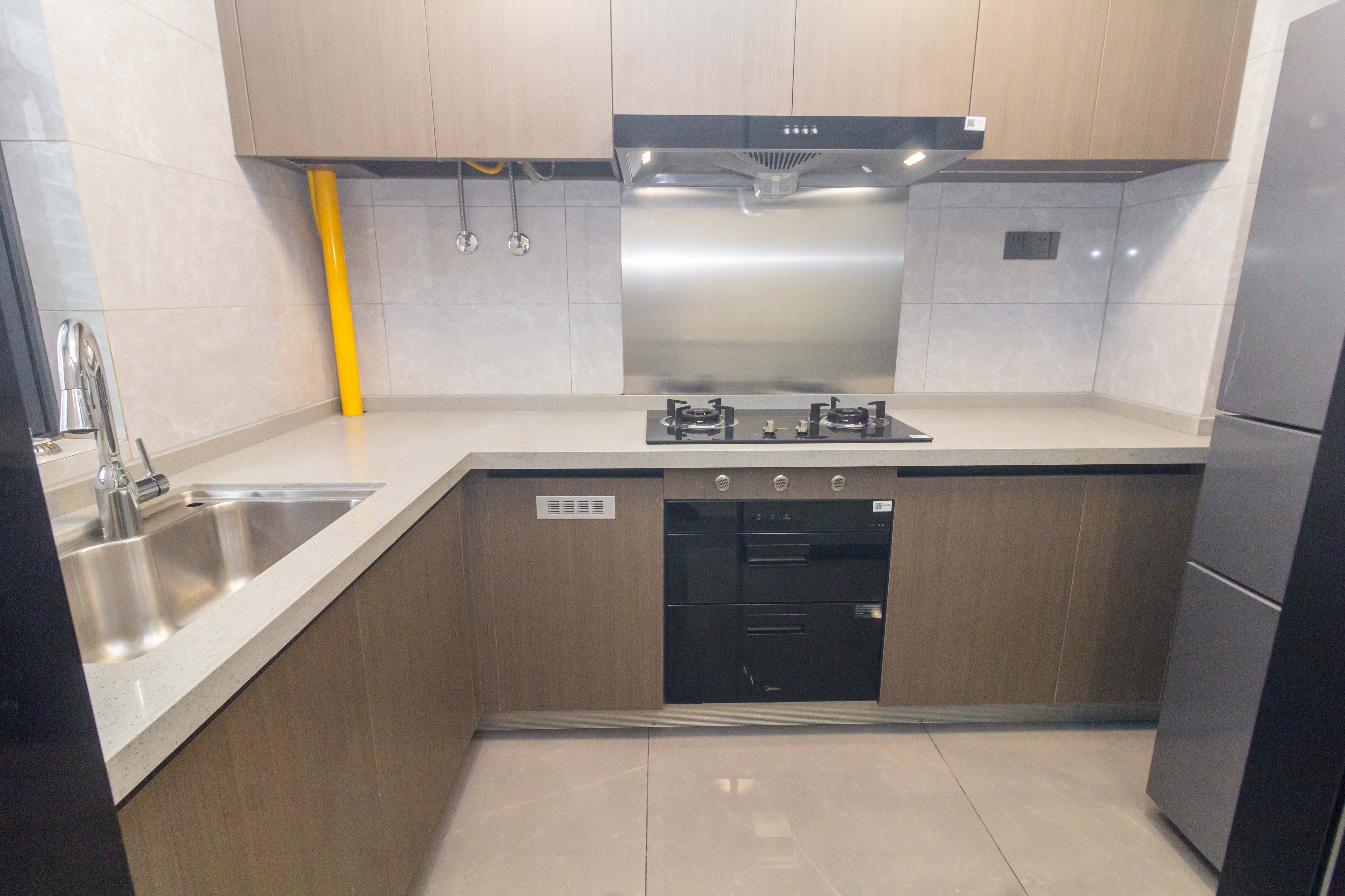 美的云樾 4室2厅2卫 180.0万 美的云樾 4室2厅2卫 180.0万厨房