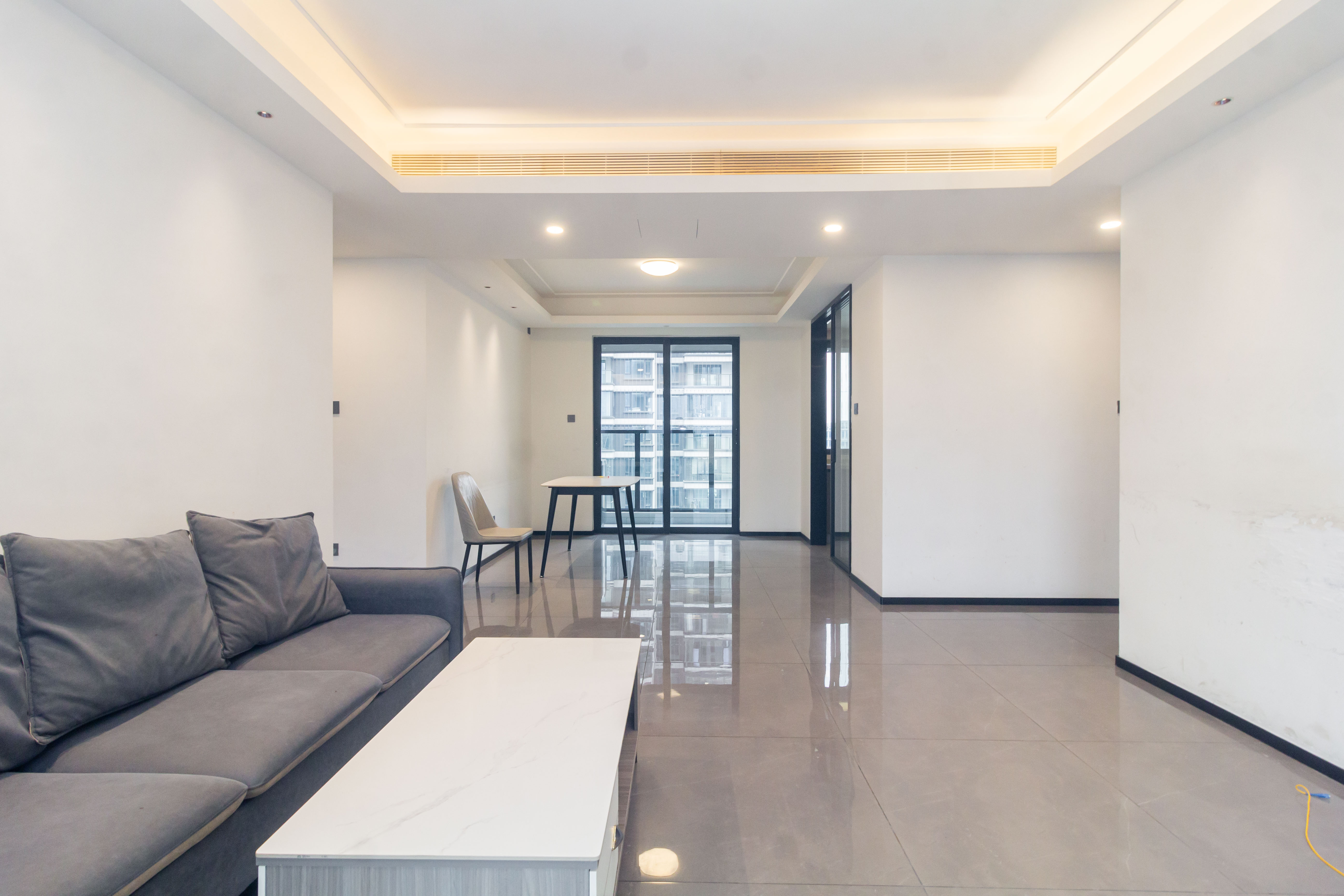 美的云樾 4室2厅2卫 180.0万 美的云樾 4室2厅2卫 180.0万客厅