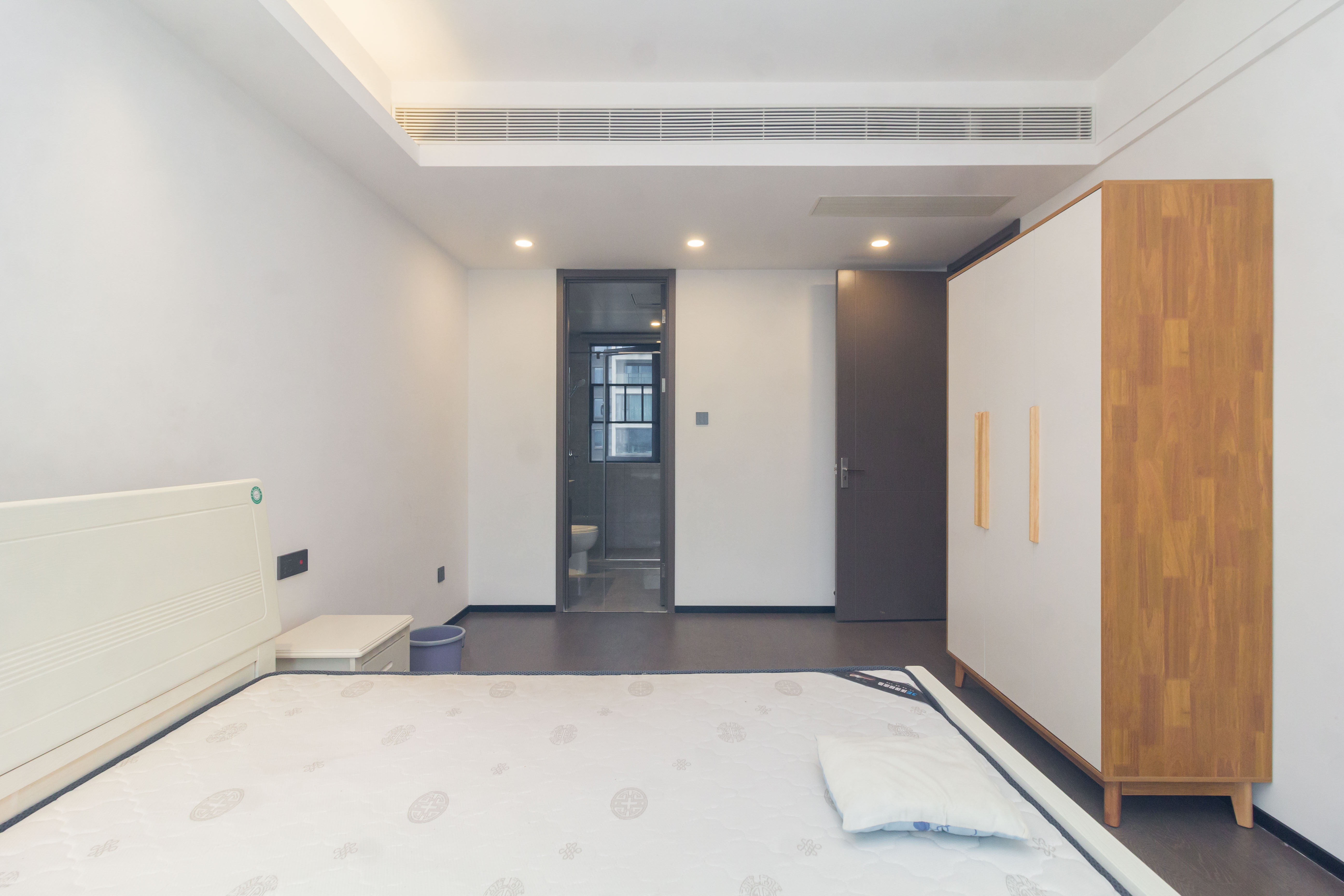 美的云樾 4室2厅2卫 180.0万 美的云樾 4室2厅2卫 180.0万卧室