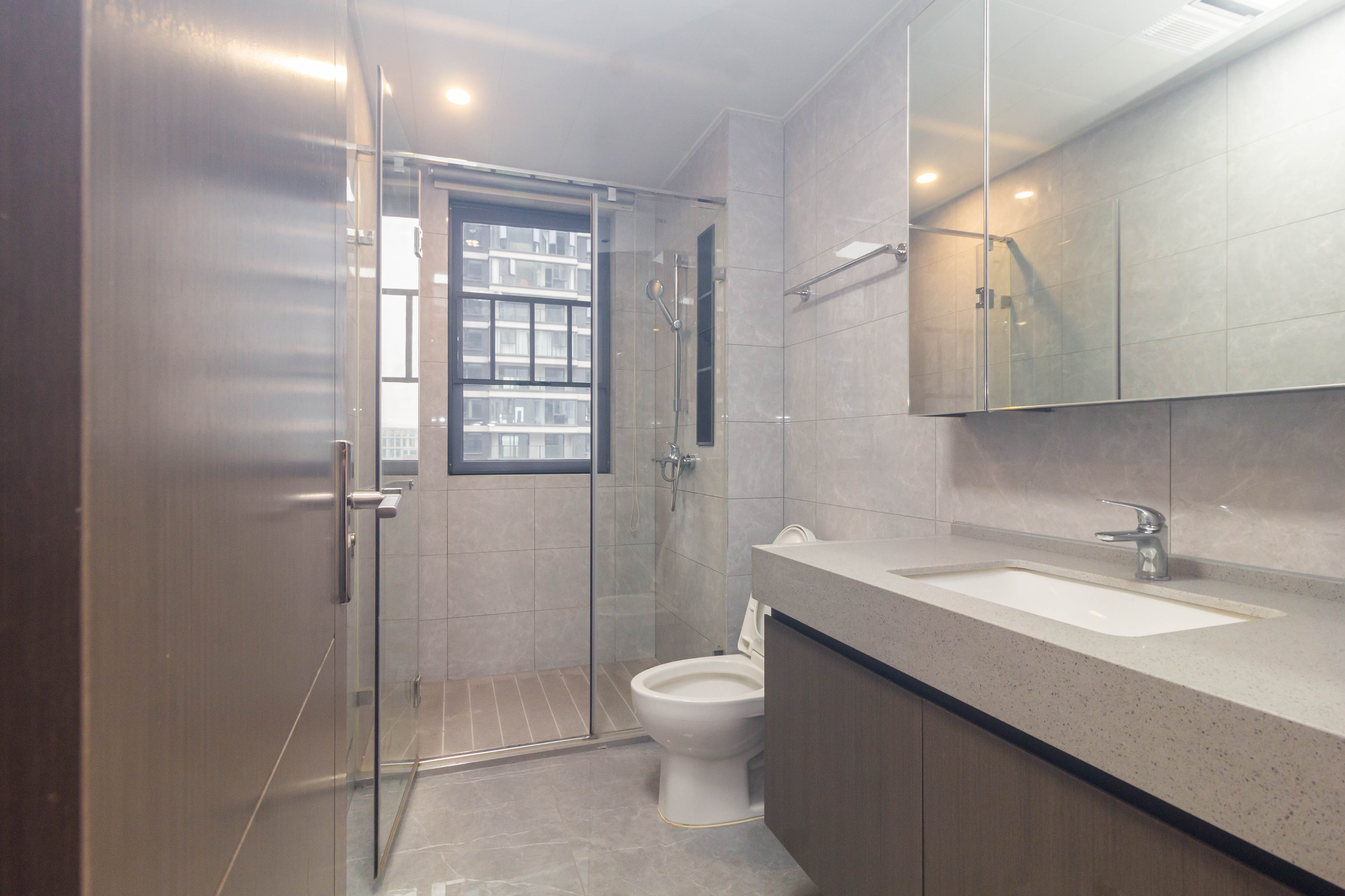 美的云樾 4室2厅2卫 180.0万 美的云樾 4室2厅2卫 180.0万卫生间