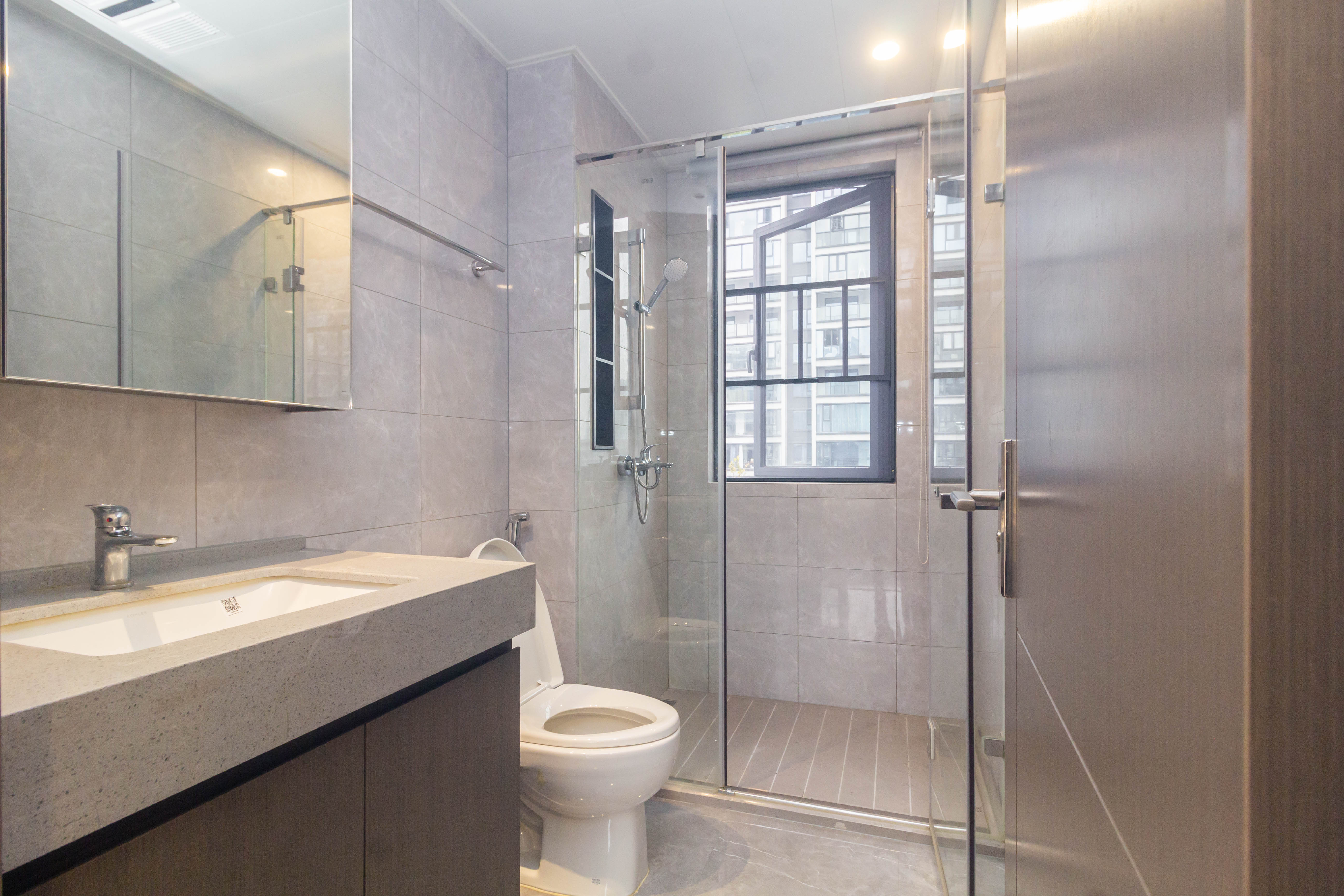 美的云樾 4室2厅2卫 180.0万 美的云樾 4室2厅2卫 180.0万卫生间