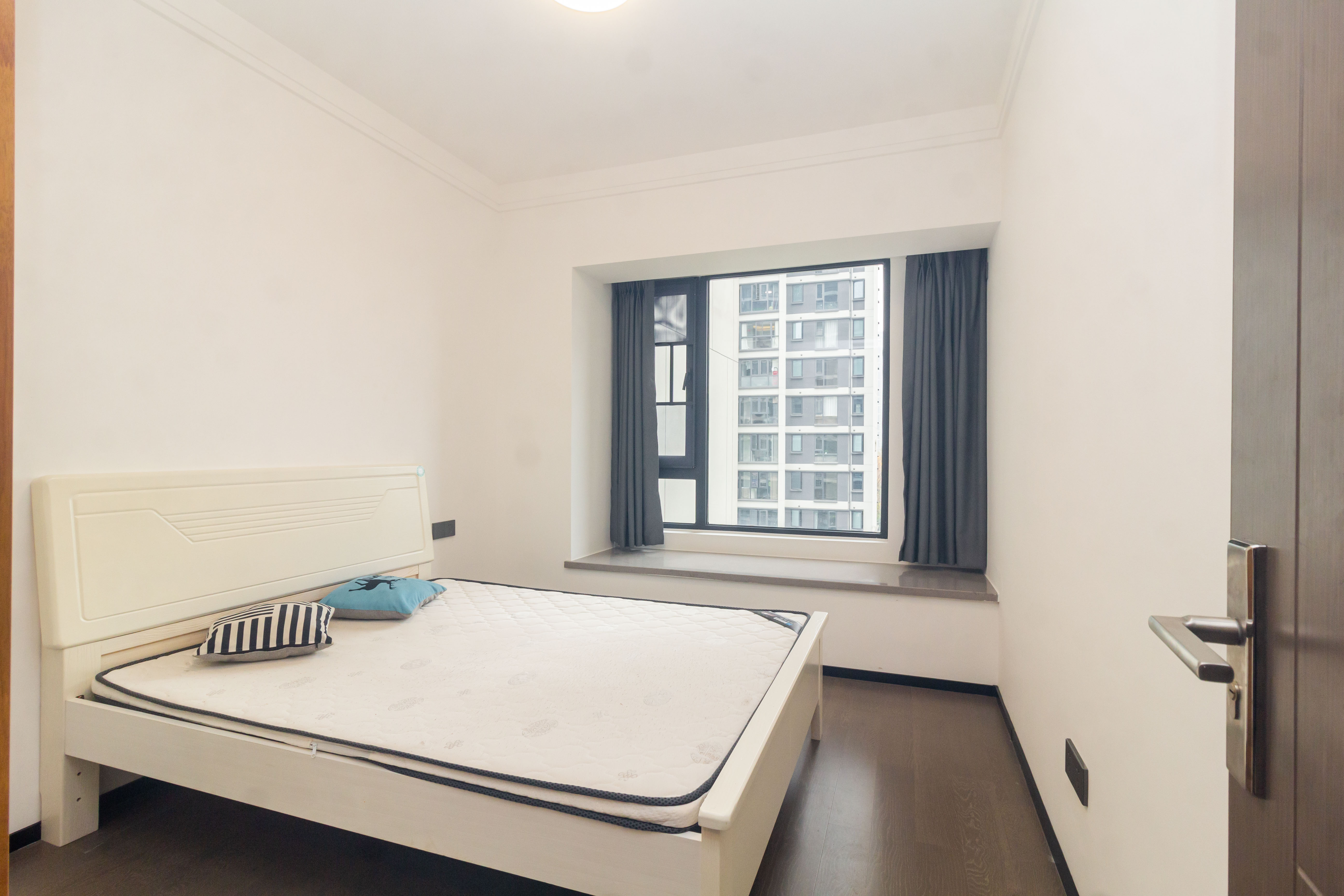 美的云樾 4室2厅2卫 180.0万 美的云樾 4室2厅2卫 180.0万卧室