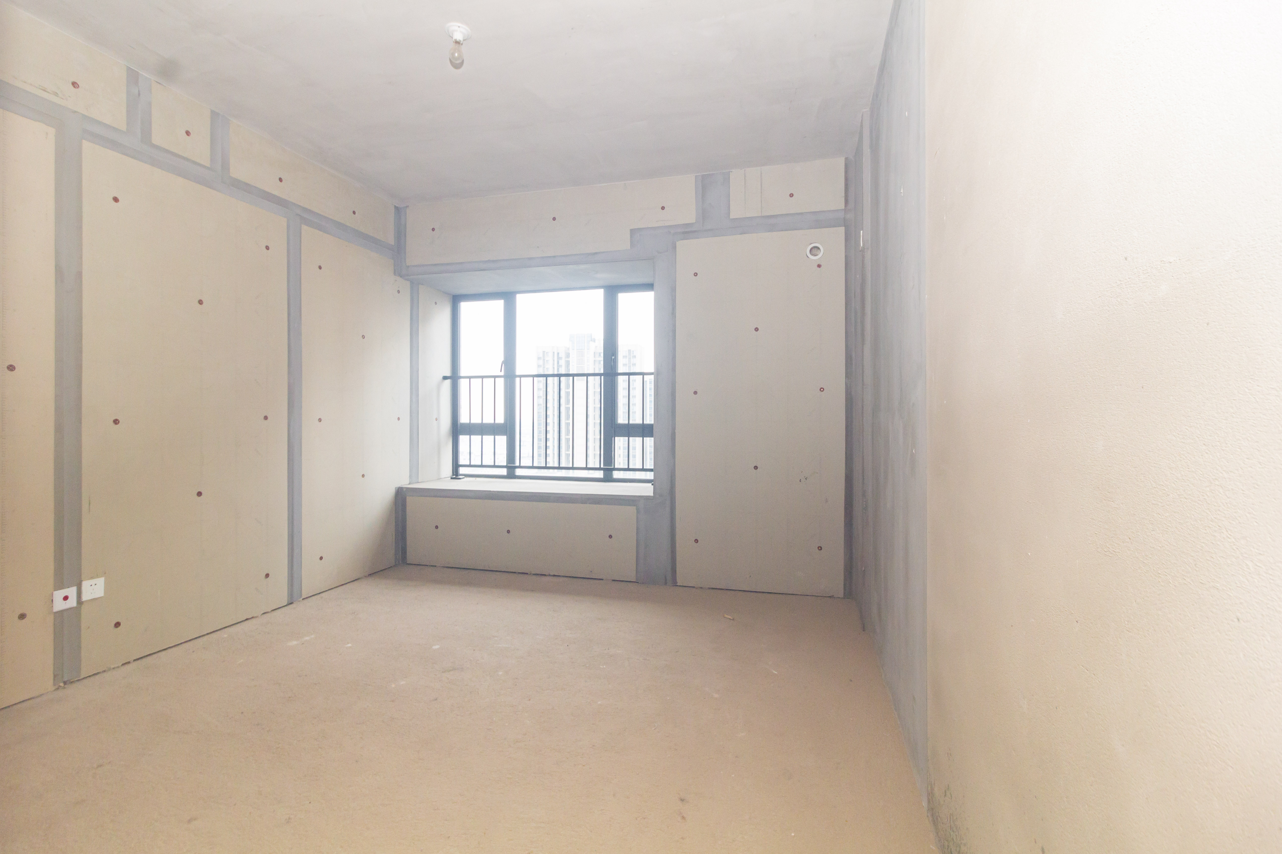 日盛湖湘花苑  3室2厅2卫    76.8万 日盛湖湘花苑  3室2厅2卫    76.8万卧室