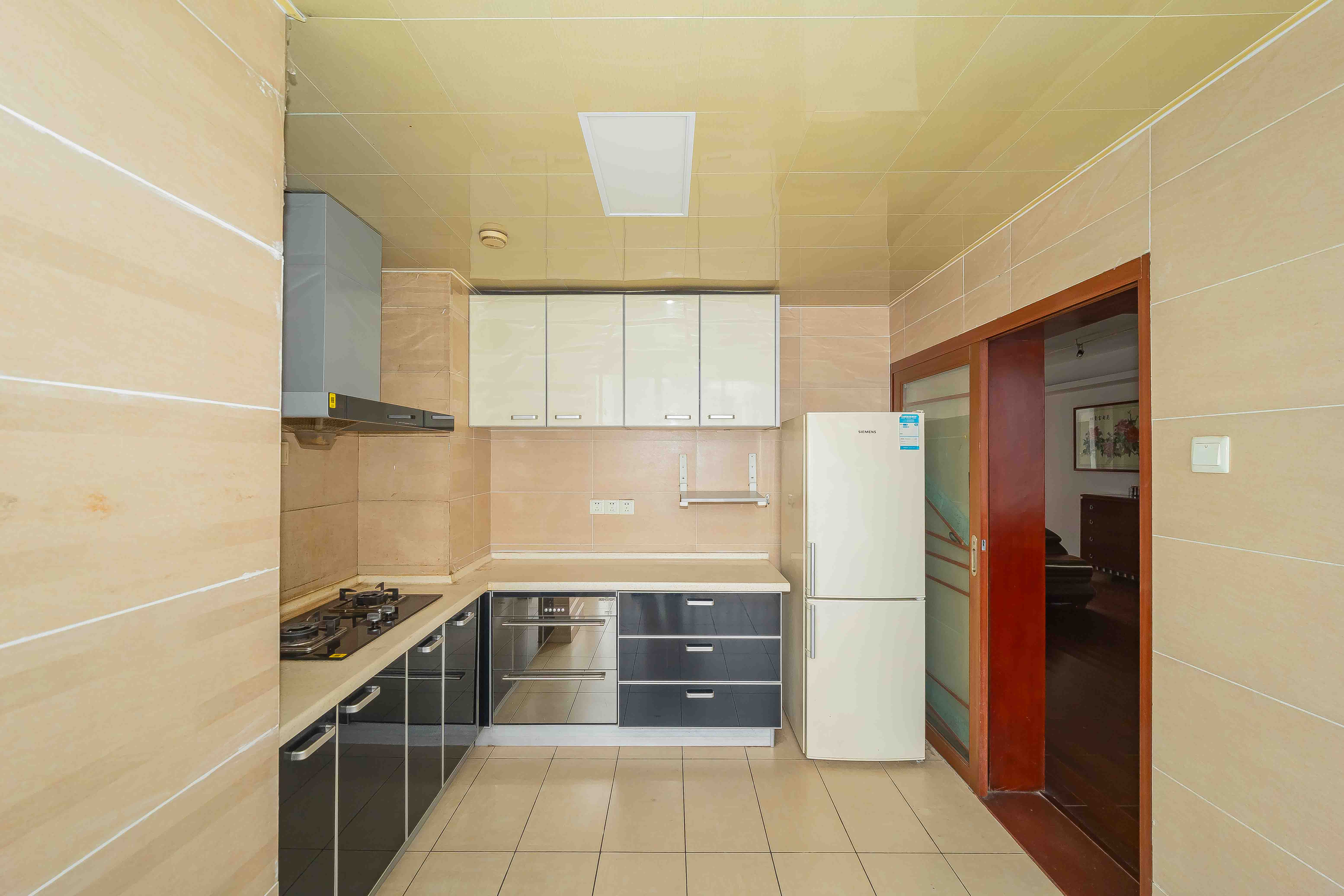 三万英尺 4室2厅2卫 198.0万 三万英尺 4室2厅2卫 198.0万厨房