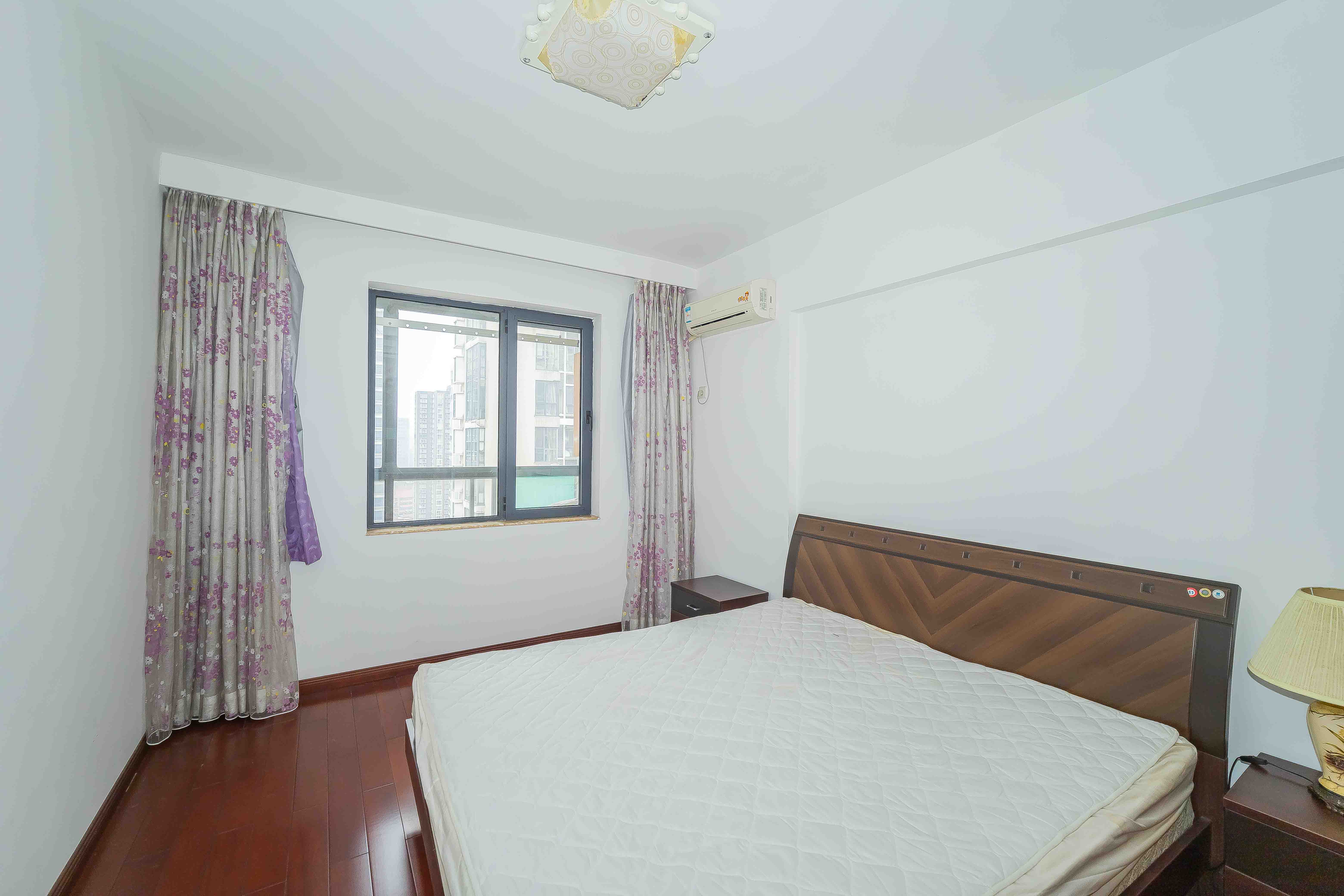 三万英尺 4室2厅2卫 198.0万 三万英尺 4室2厅2卫 198.0万卧室