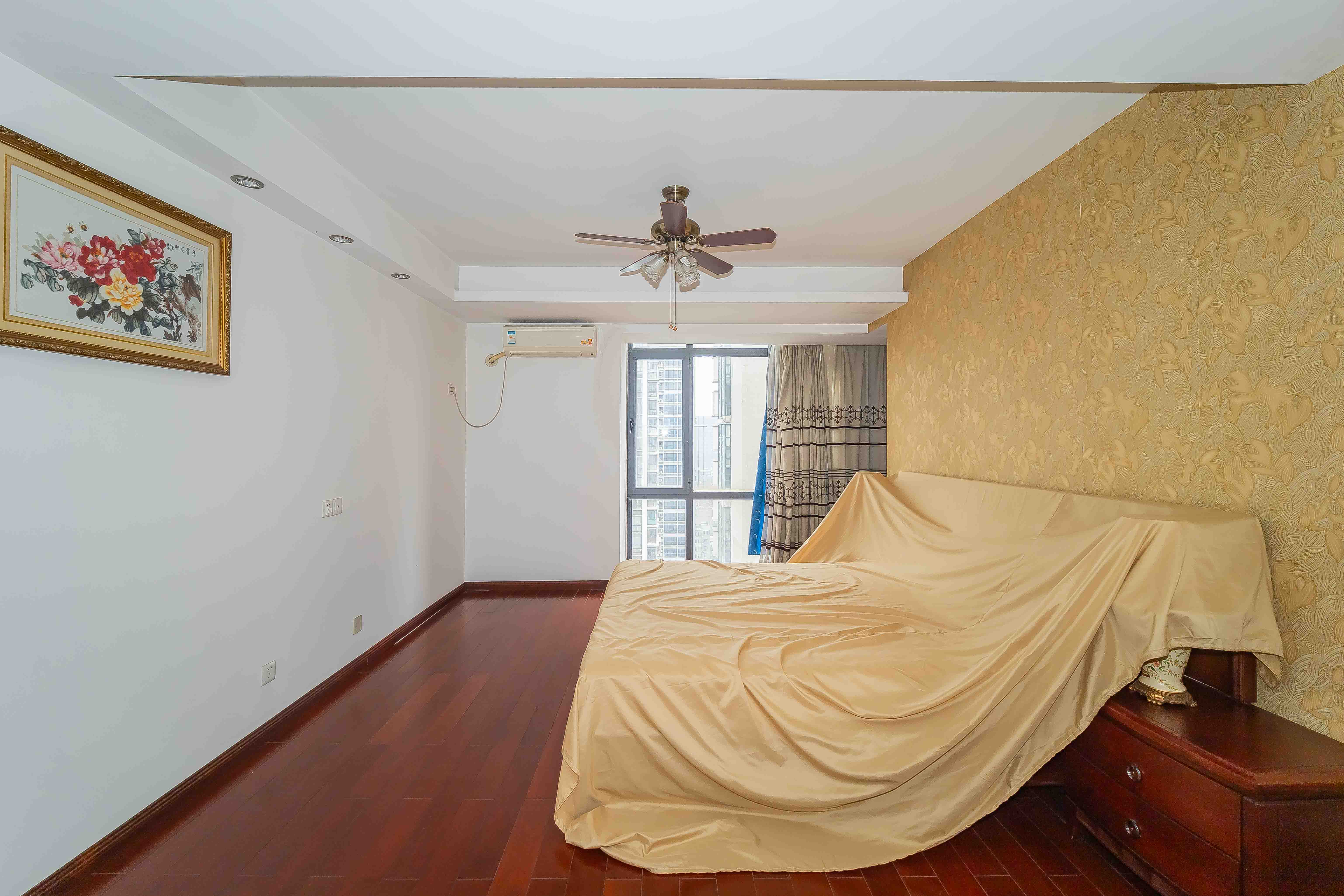 三万英尺 4室2厅2卫 198.0万 三万英尺 4室2厅2卫 198.0万卧室