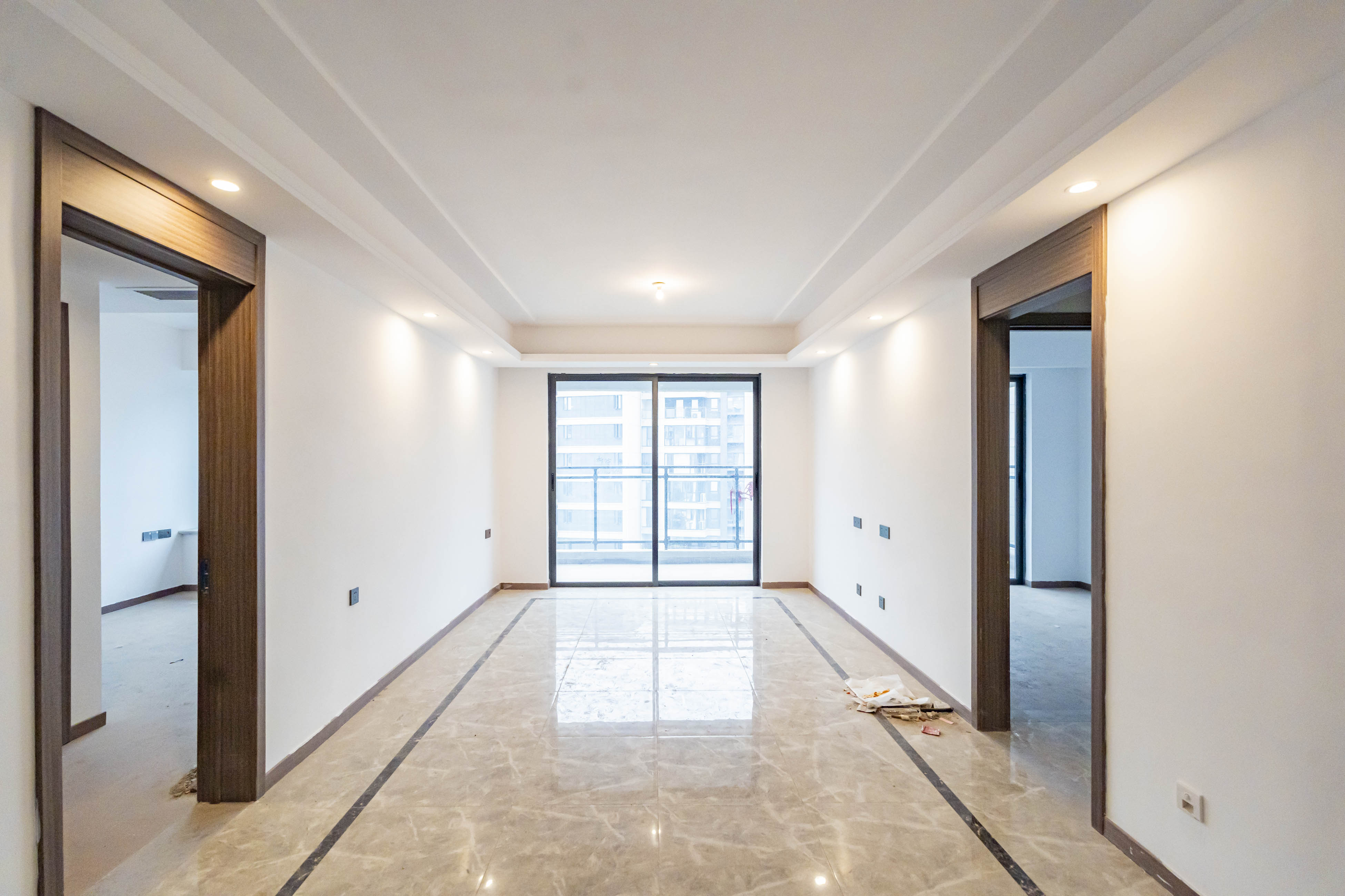 绿地V岛 3室2厅2卫 160.0万 绿地V岛 3室2厅2卫 160.0万客厅