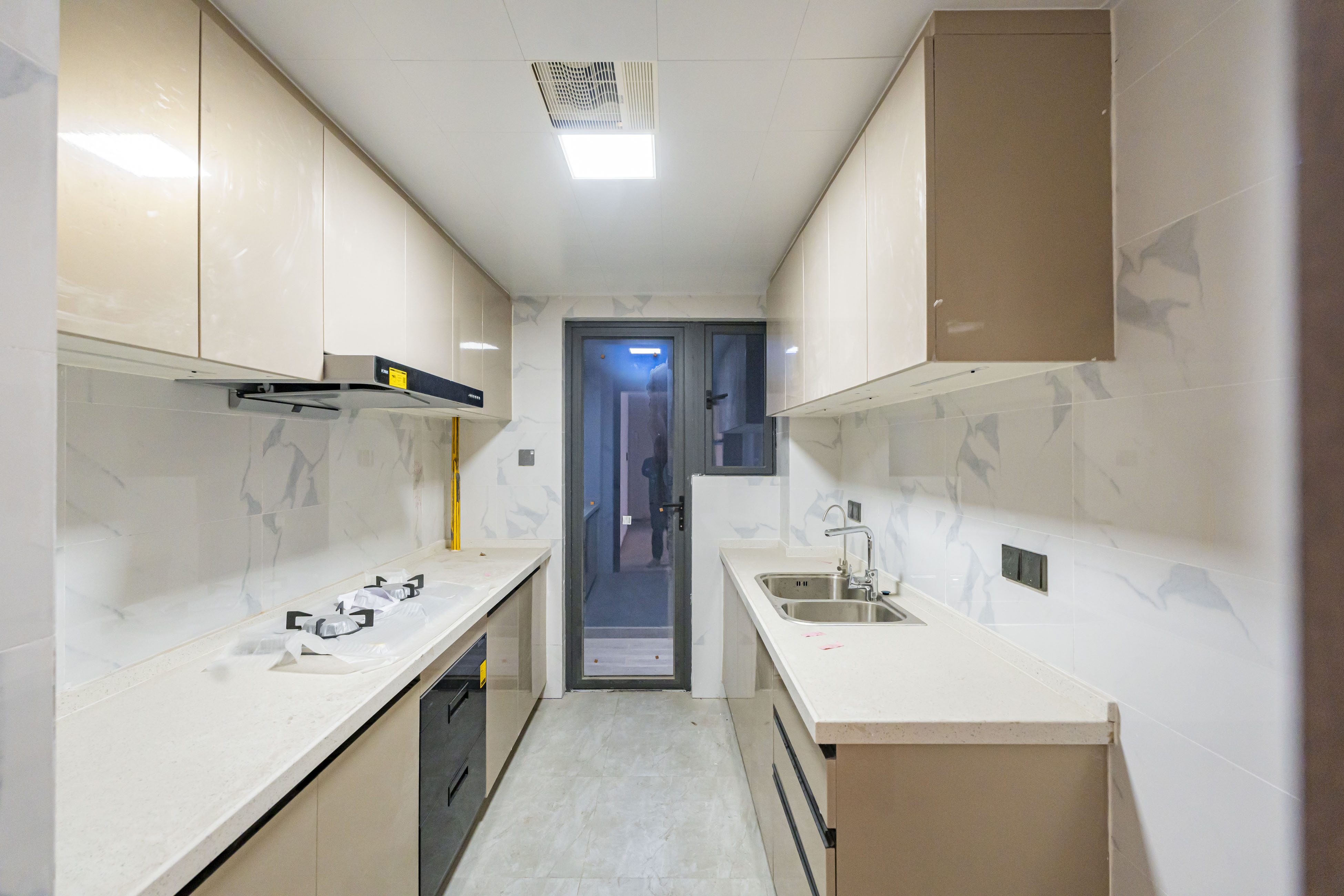 绿地V岛 3室2厅2卫 160.0万 绿地V岛 3室2厅2卫 160.0万厨房