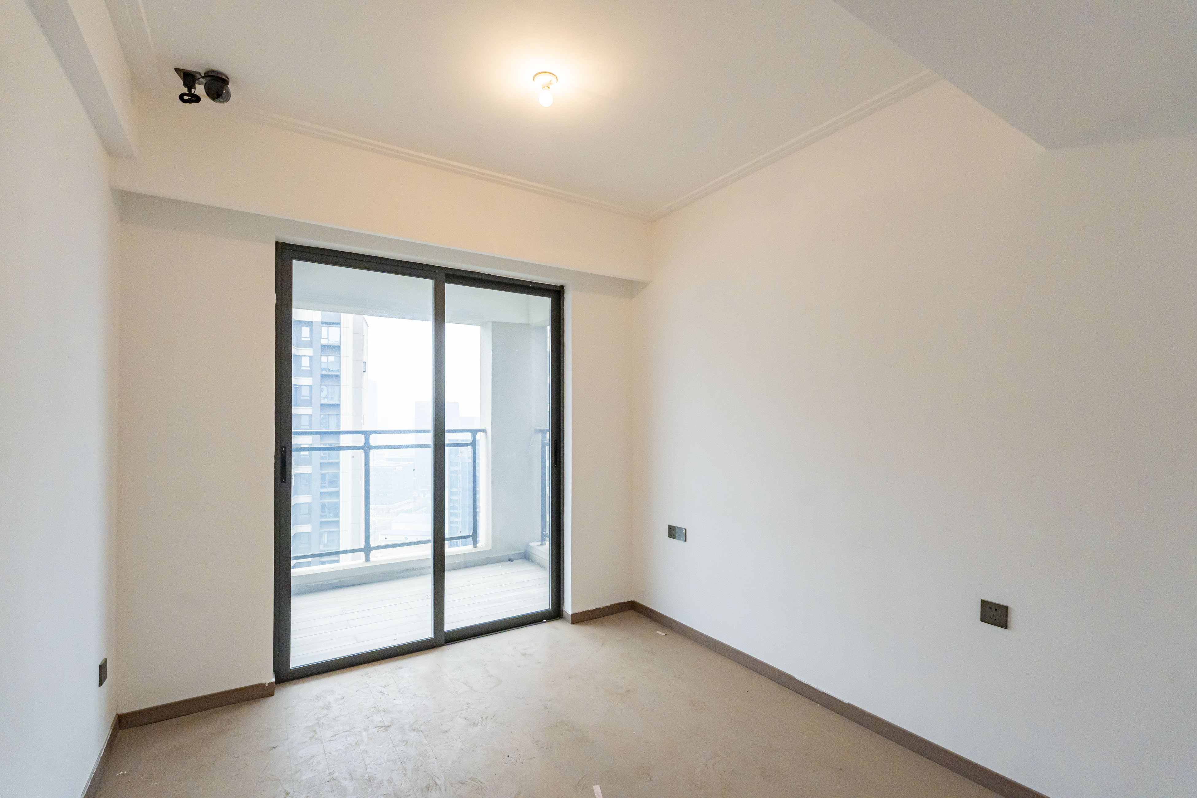 绿地V岛 3室2厅2卫 160.0万 绿地V岛 3室2厅2卫 160.0万卧室