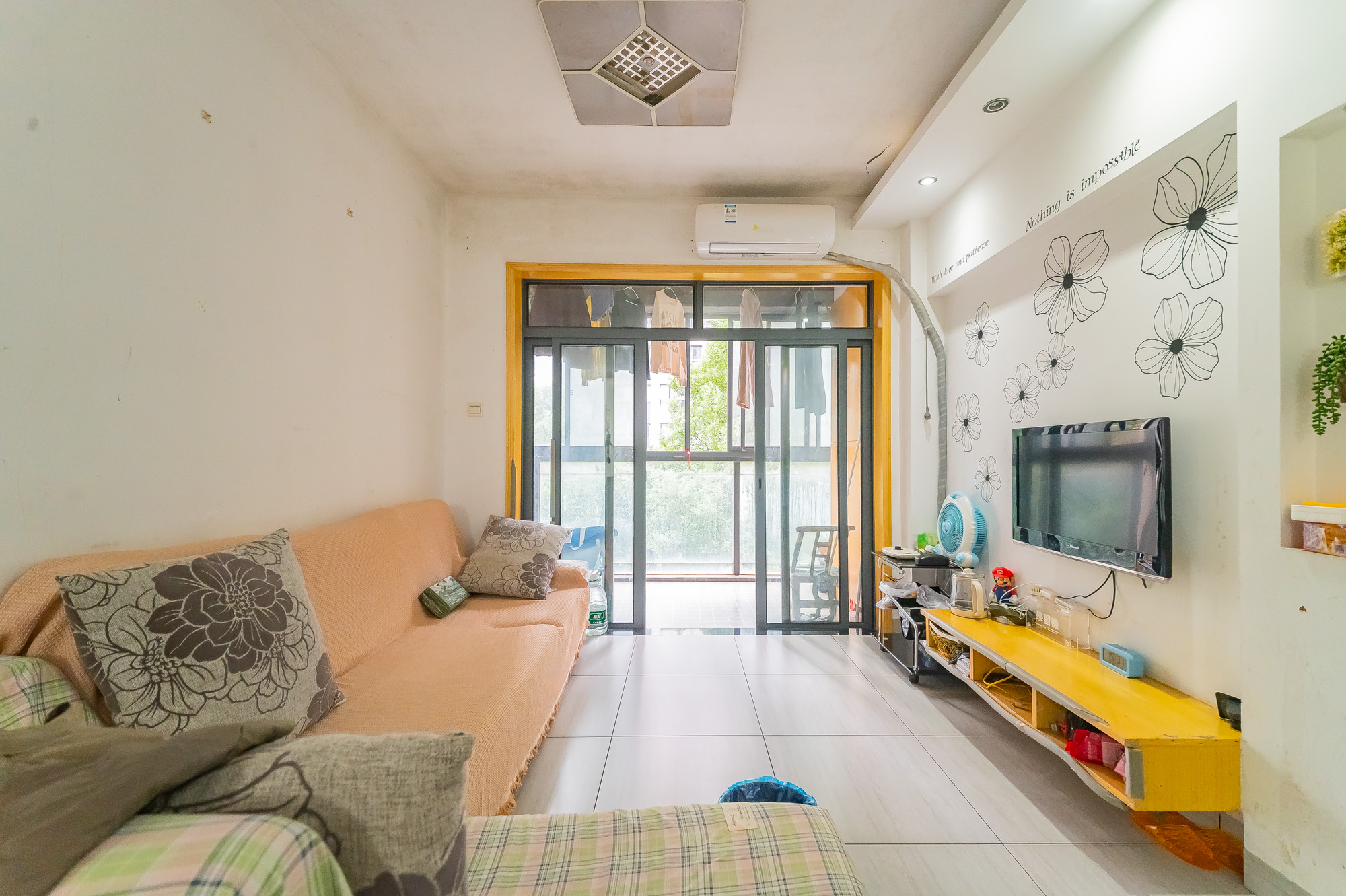 恒基凯旋门一二期  3室2厅1卫    65.8万 恒基凯旋门一二期  3室2厅1卫    65.8万客厅