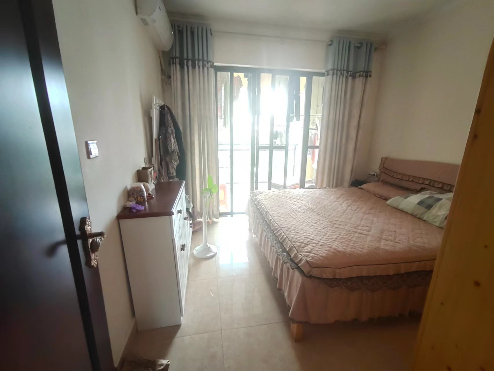 万国中央区 3室2厅2卫 215.0万 万国中央区 3室2厅2卫 215.0万室内图