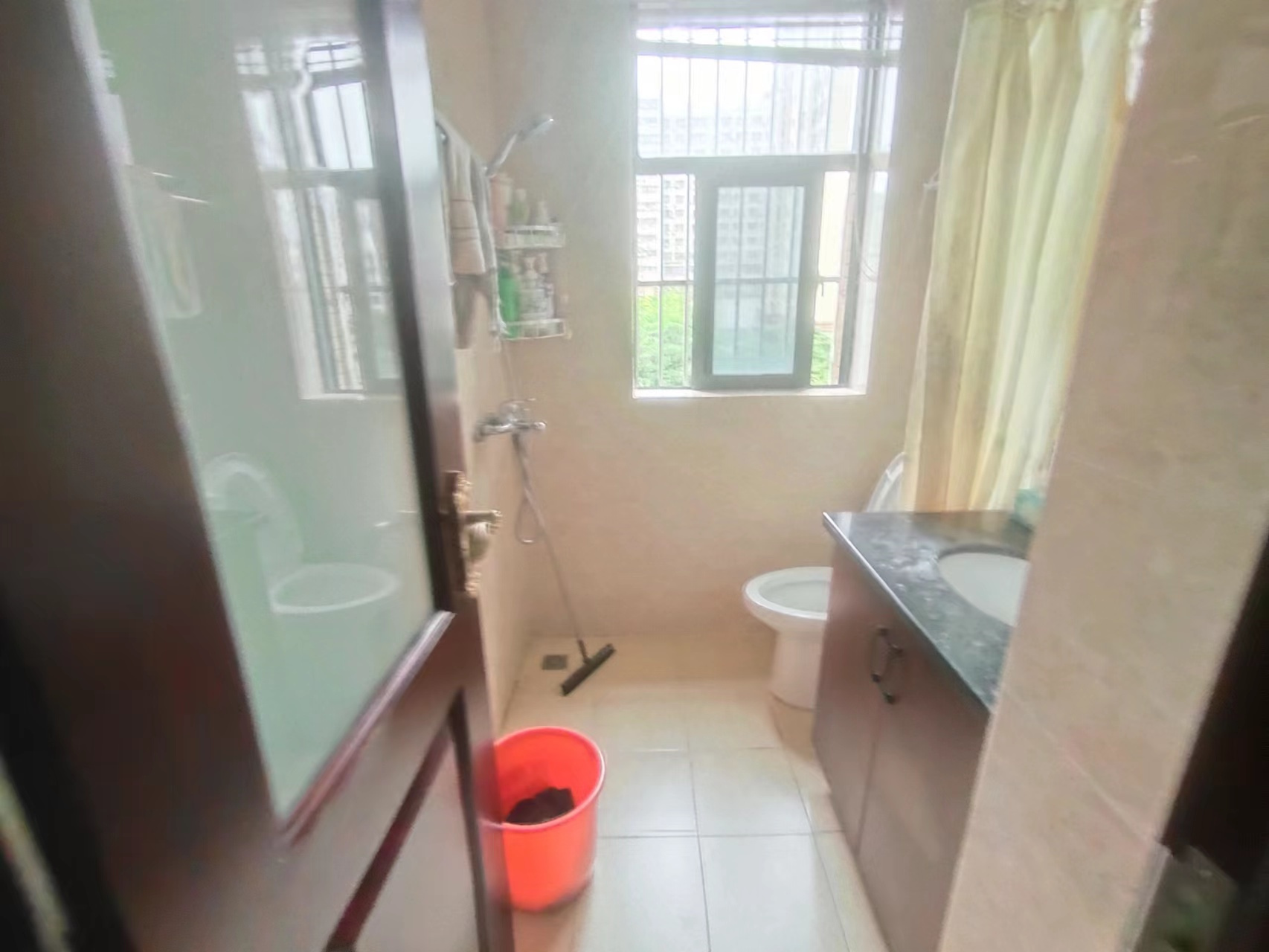 万国中央区 3室2厅2卫 215.0万 万国中央区 3室2厅2卫 215.0万室内图